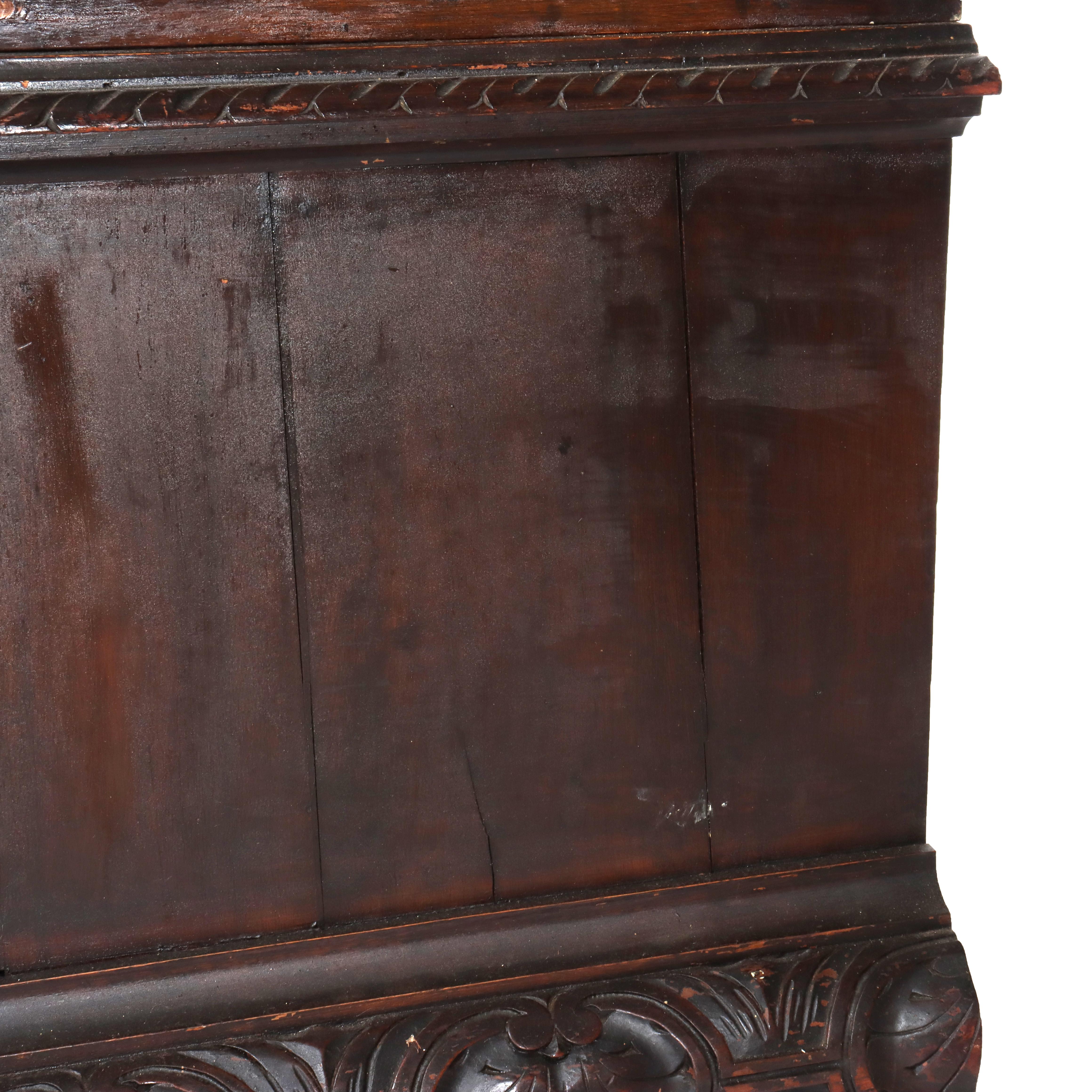 Antiguo Armario Barroco Italiano de Nogal Tallado con Figuras C1890 en venta 10