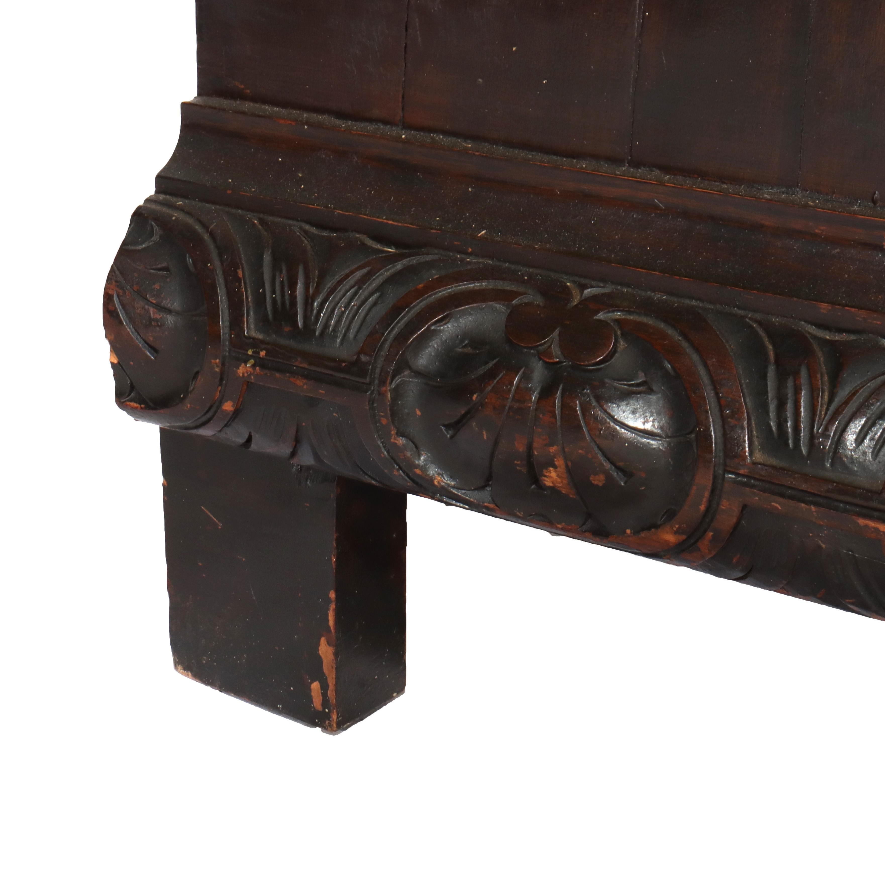 Antiguo Armario Barroco Italiano de Nogal Tallado con Figuras C1890 en venta 16