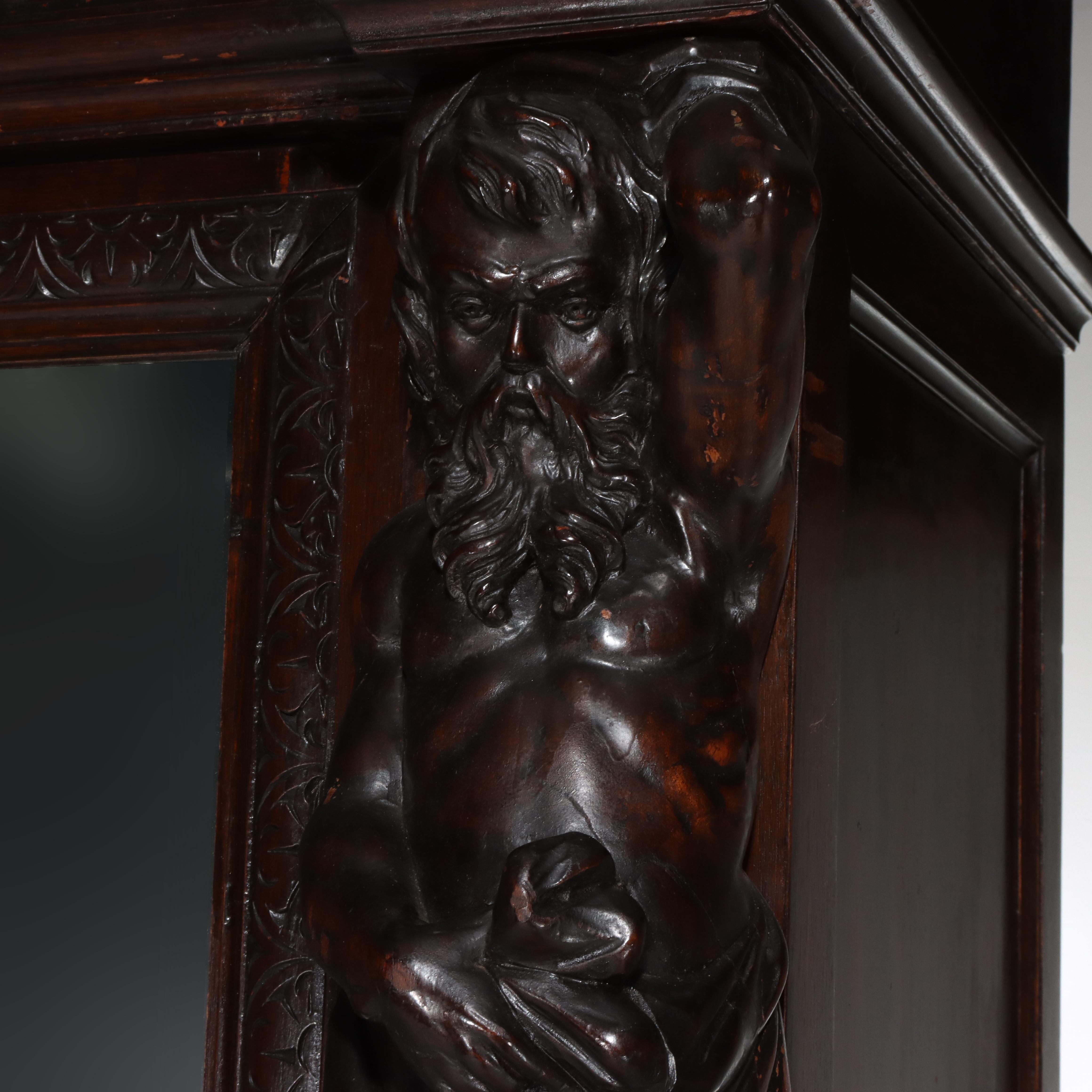 Antiguo Armario Barroco Italiano de Nogal Tallado con Figuras C1890 siglo XIX en venta