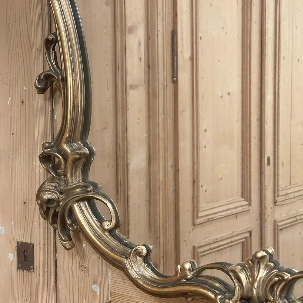 Miroir baroque italien ancien en bois doré patiné en vente 7