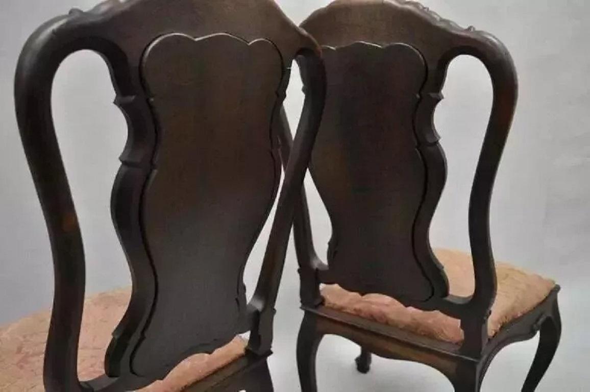 Antike italienische Esszimmerstühle aus geschnitztem Nussbaumholz im Barockstil im Barockstil - 6er-Set im Angebot 2