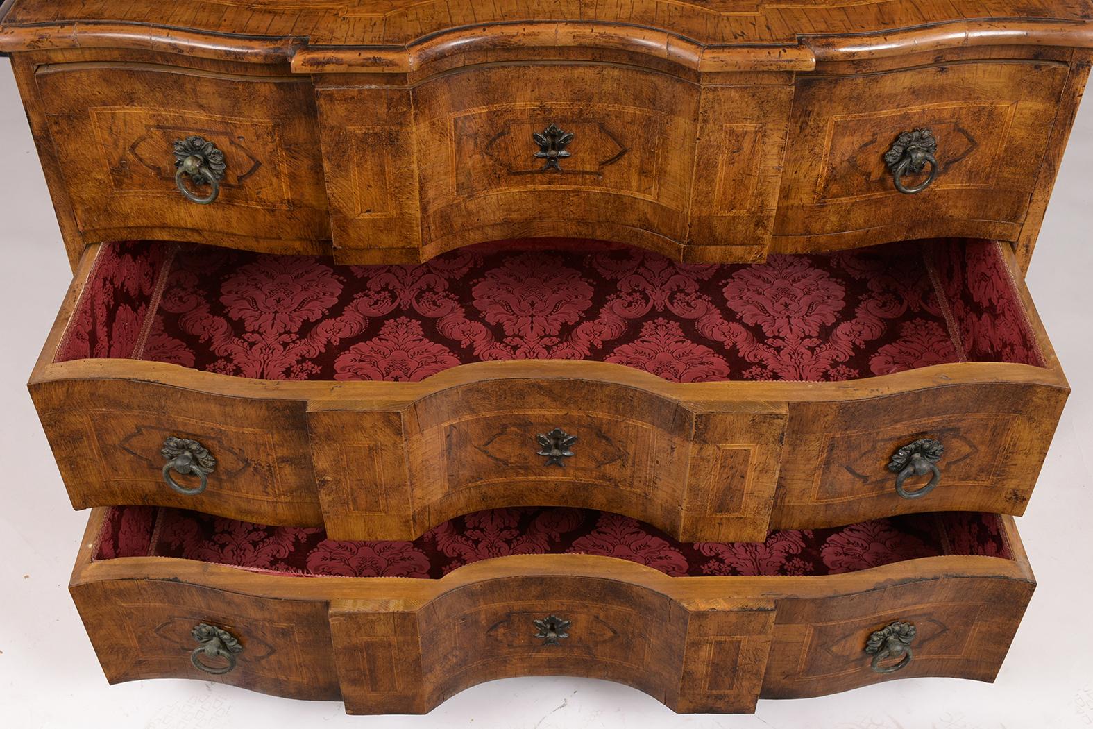 Antique Baroque Walnut Commode In Good Condition In Los Angeles, CA