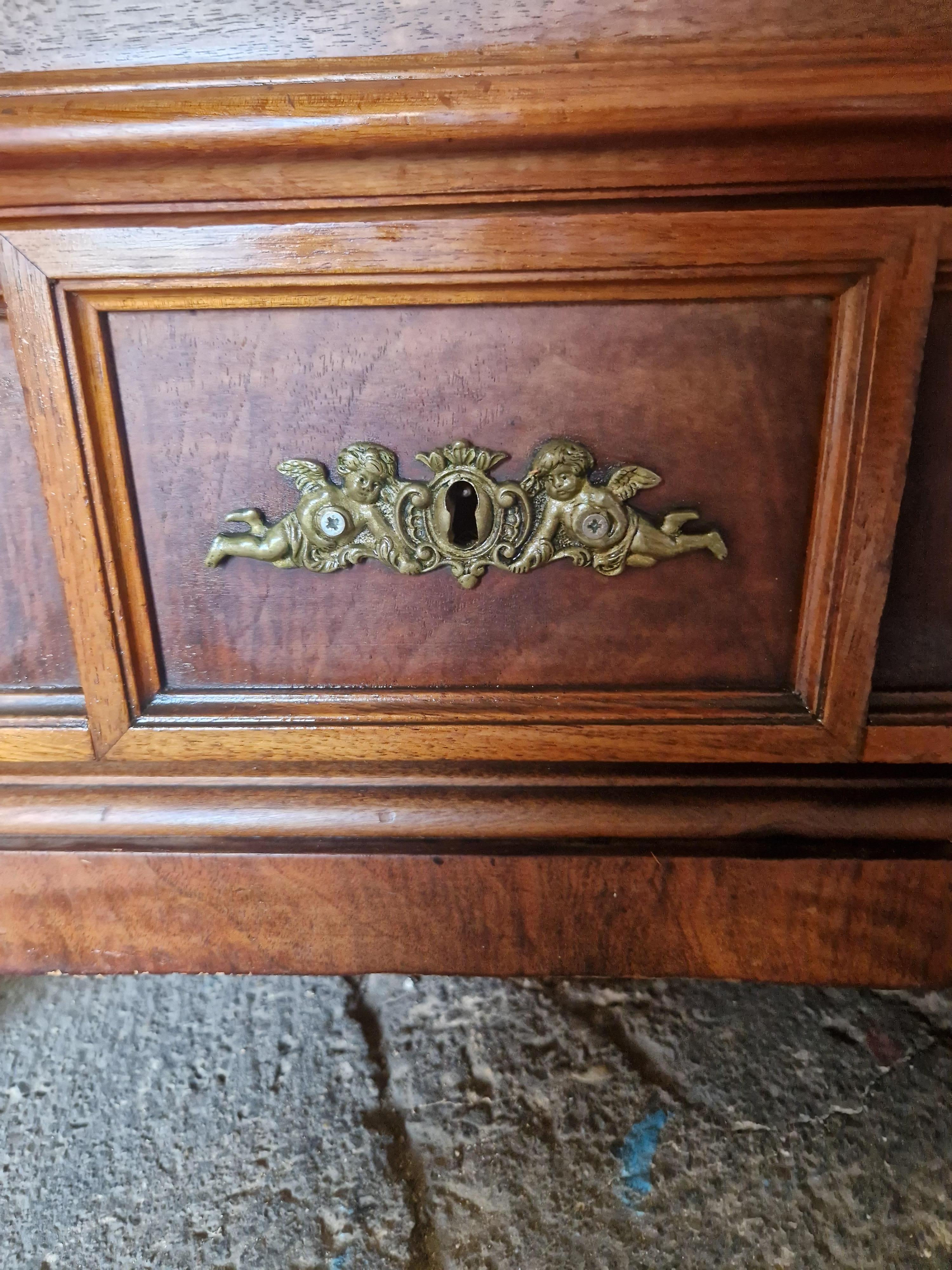  19th Century Bedroom Set Italian Renaissance  In Good Condition For Sale In Buxton, GB