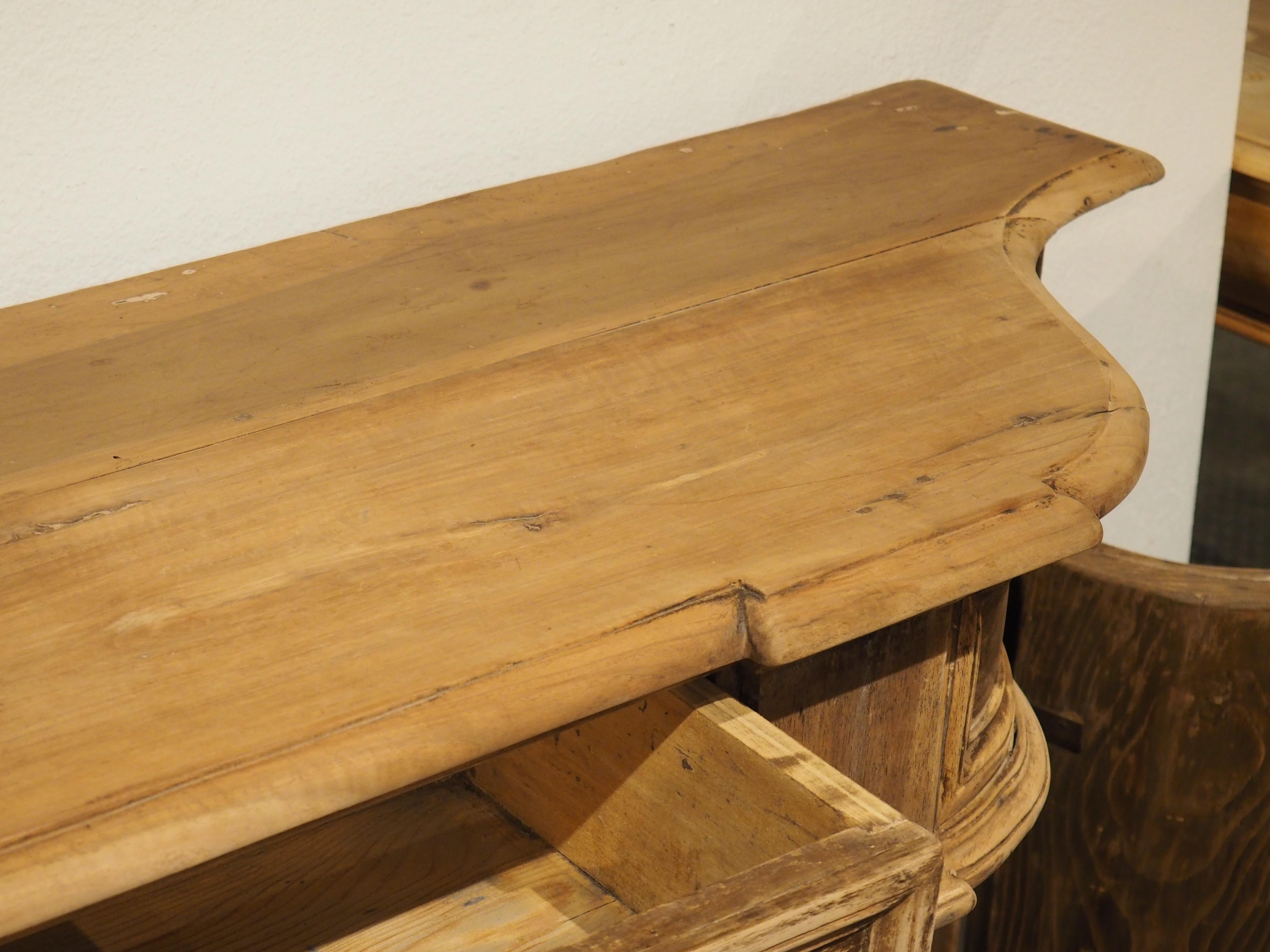 Ancienne crédence italienne en noyer blanchi, 19e siècle en vente 5