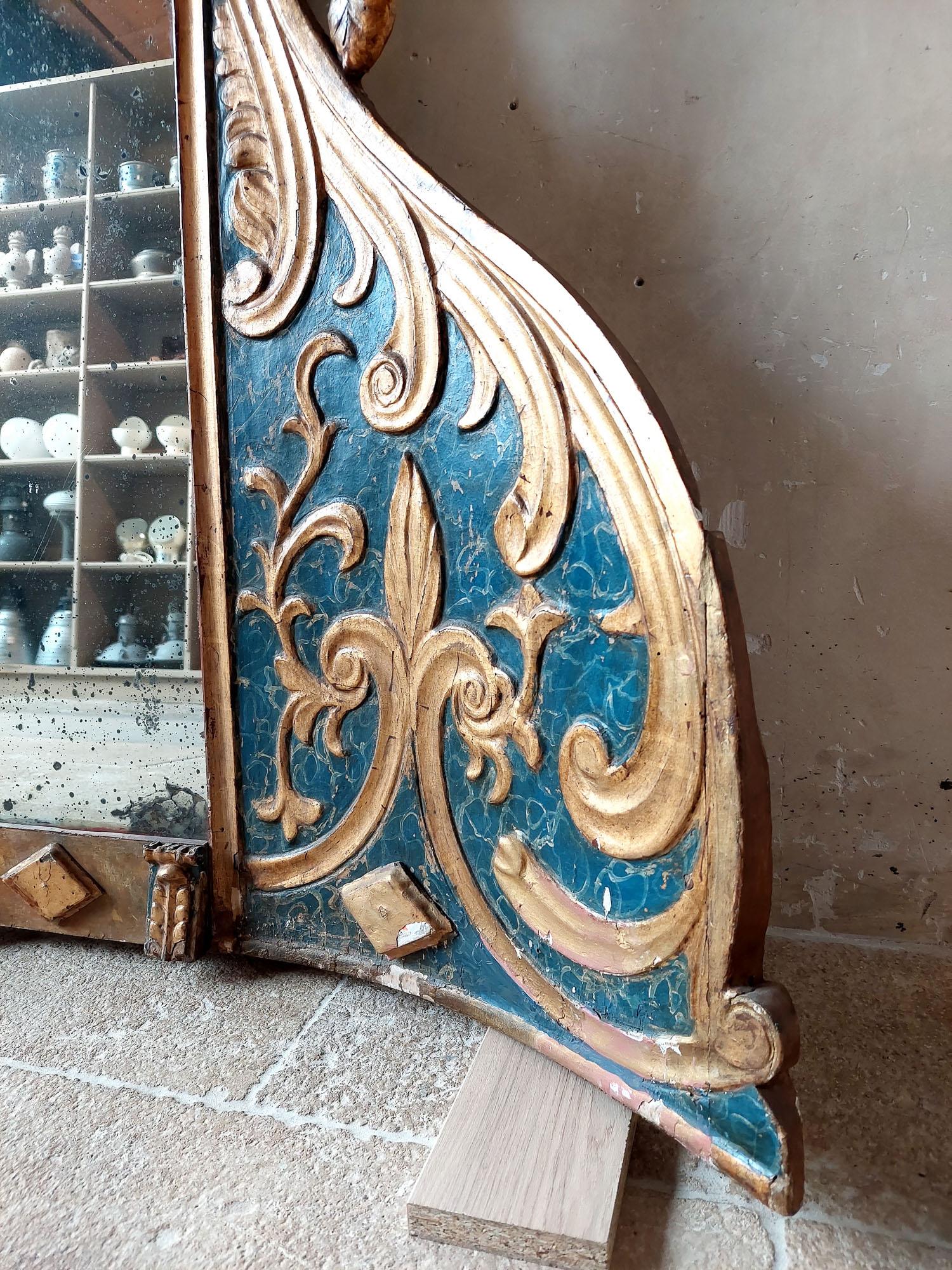 Antiker italienischer blau-goldener Märchenspiegel aus einer Church's Niche aus dem 18. (Spiegel) im Angebot