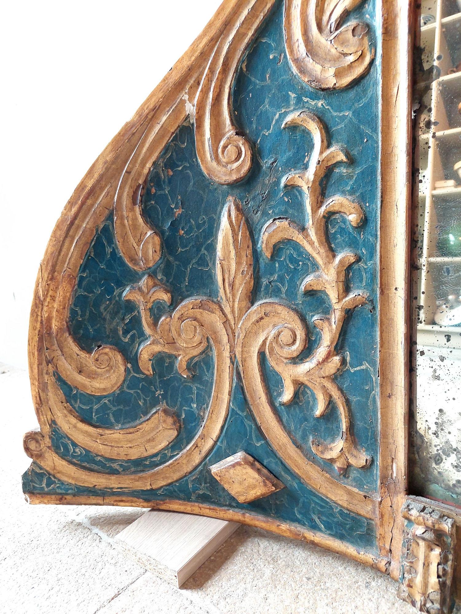 Antique Antique Mirror de conte de fées italien bleu et or fait à partir d'une Niche de Church C.C. en vente 2