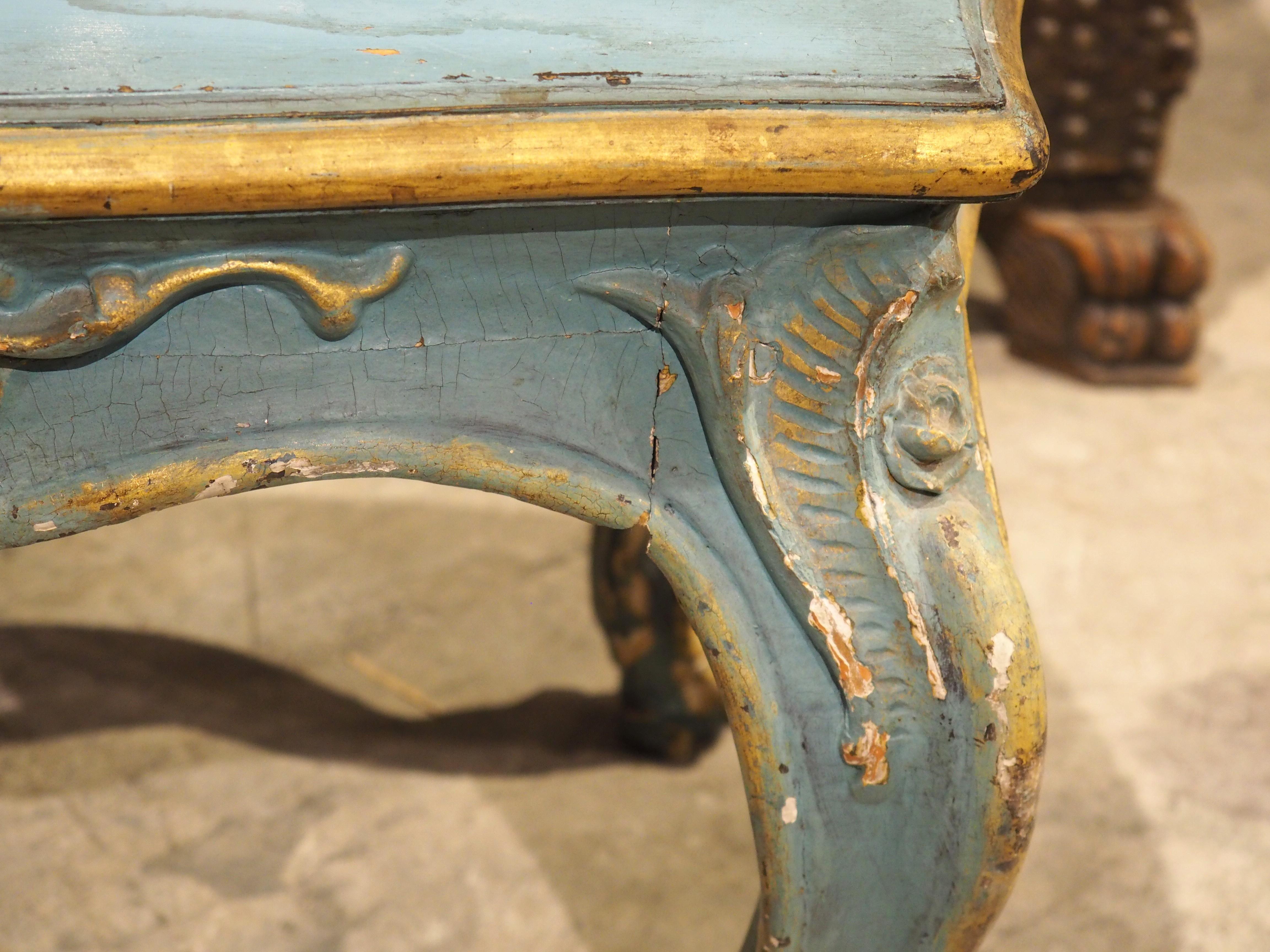 Antiker italienischer Tabouret-Hocker aus Holz, blau bemalt und vergoldet, um 1850 (Handgeschnitzt) im Angebot