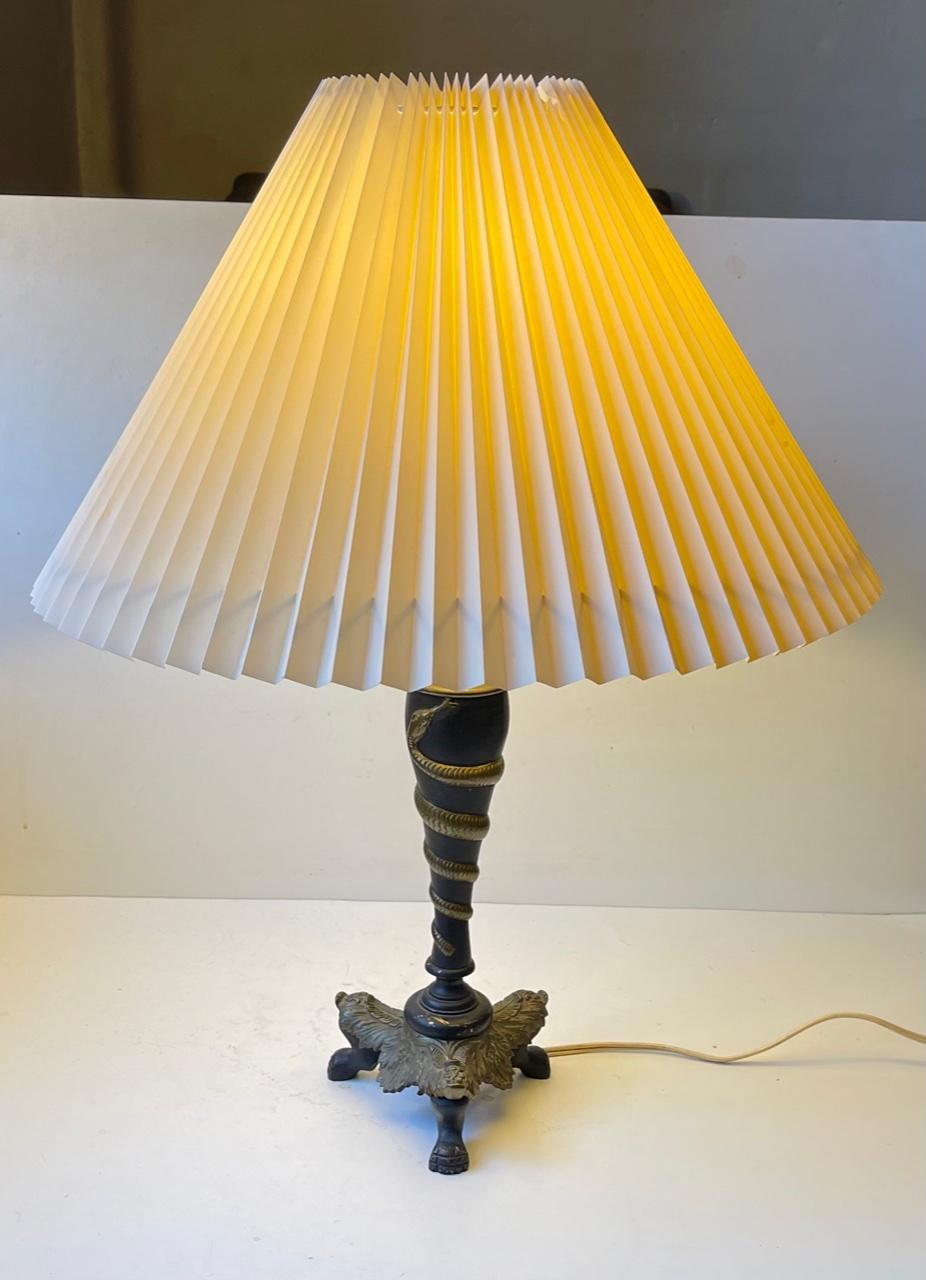 Antique Italian Brass Table Lamp with Twisted Snake In Good Condition For Sale In Esbjerg, DK
