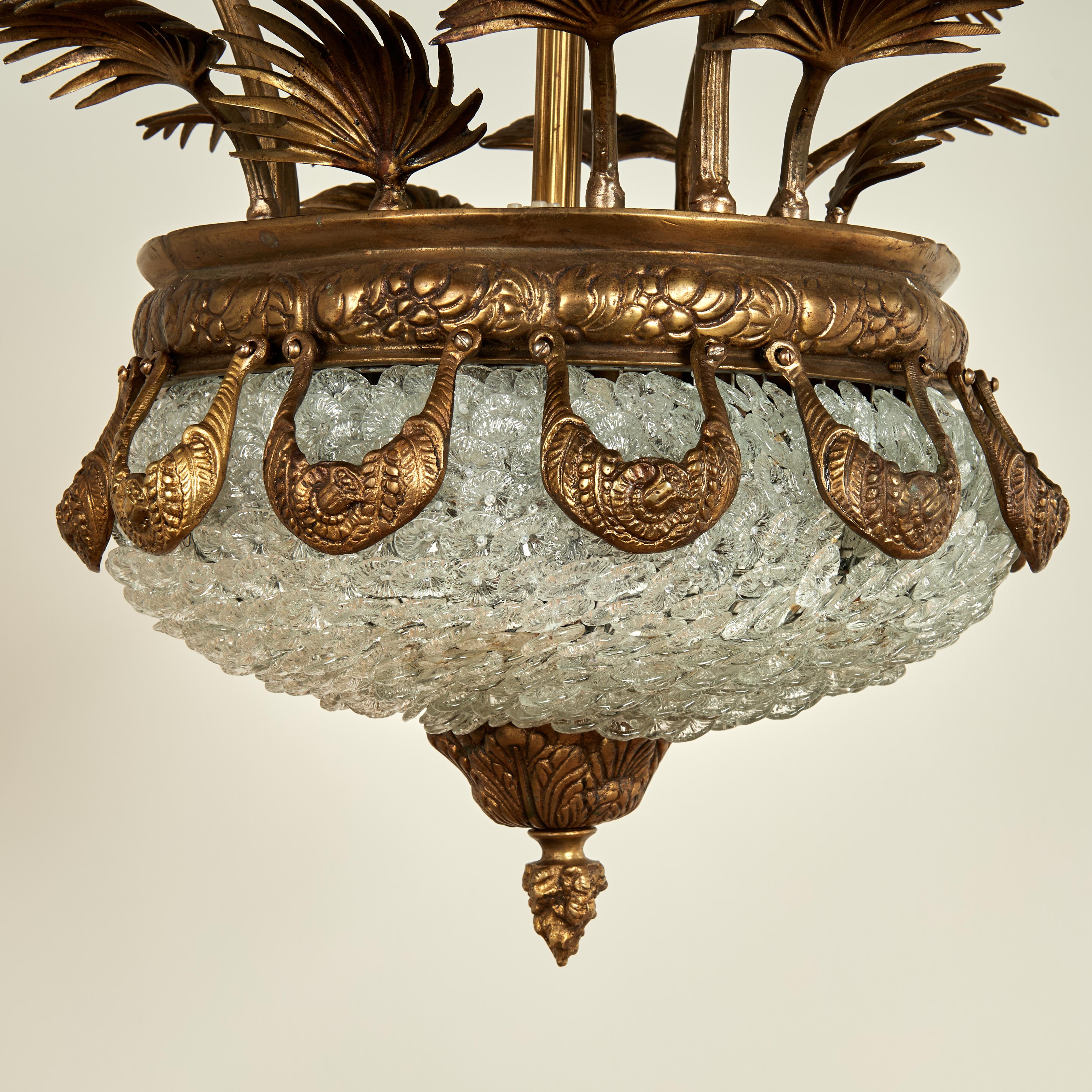 Bronze Lustre italien ancien en bronze et verre avec feuilles de palmier en vente