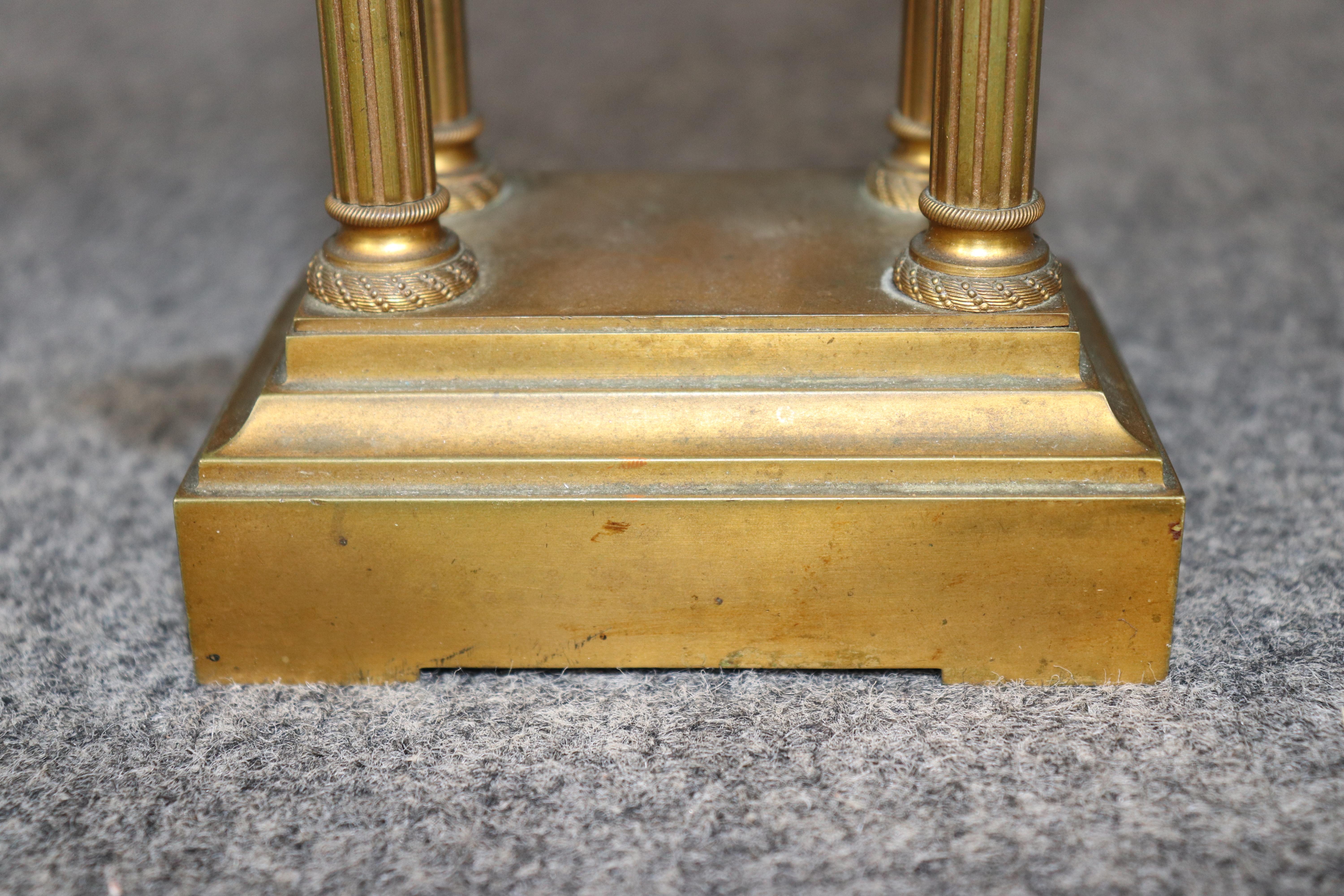 Antiguo Reloj de Escritorio Italiano de Bronce Ormolu de Estilo Neoclásico en venta 5