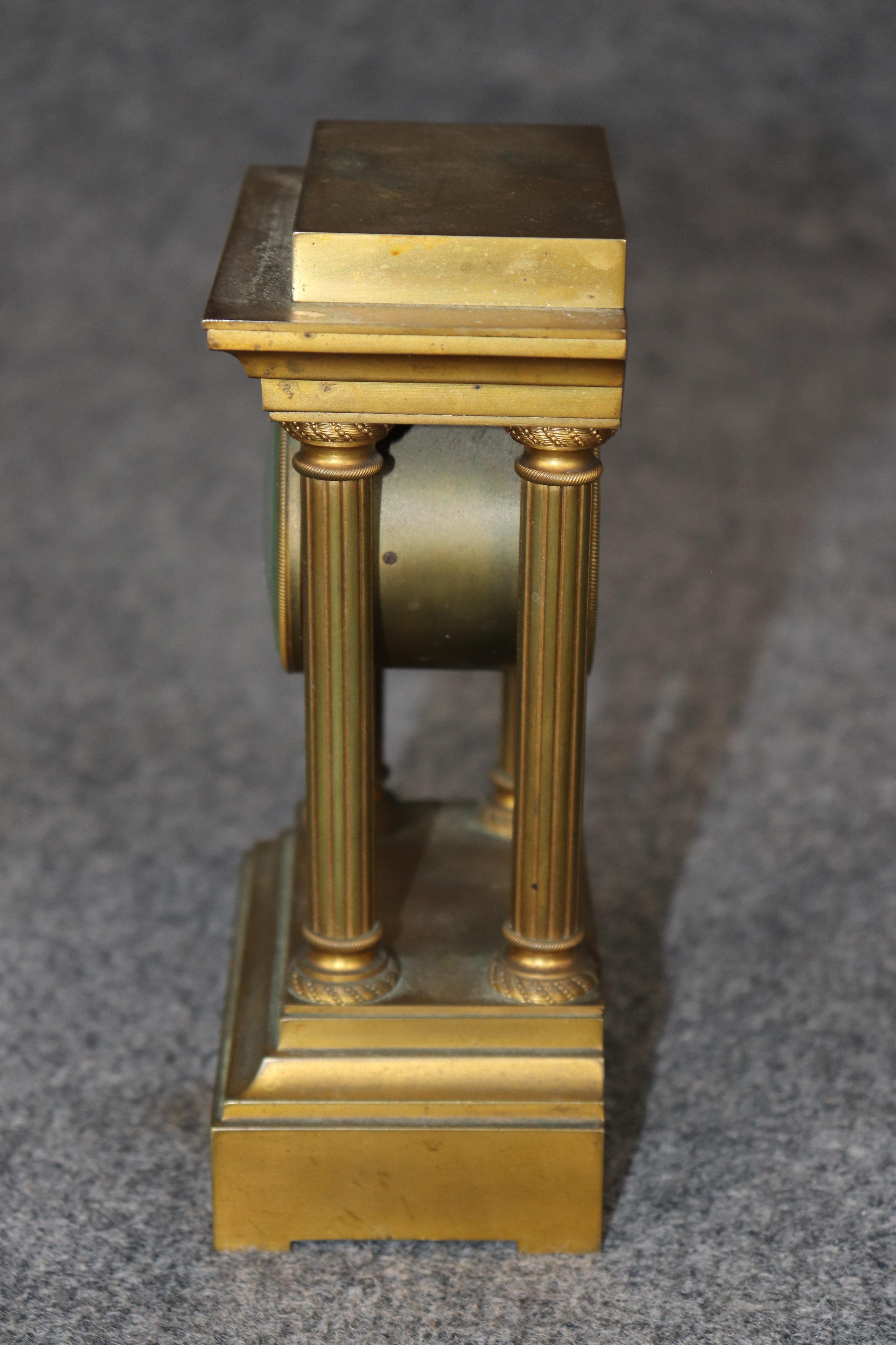 Antiguo Reloj de Escritorio Italiano de Bronce Ormolu de Estilo Neoclásico en venta 1