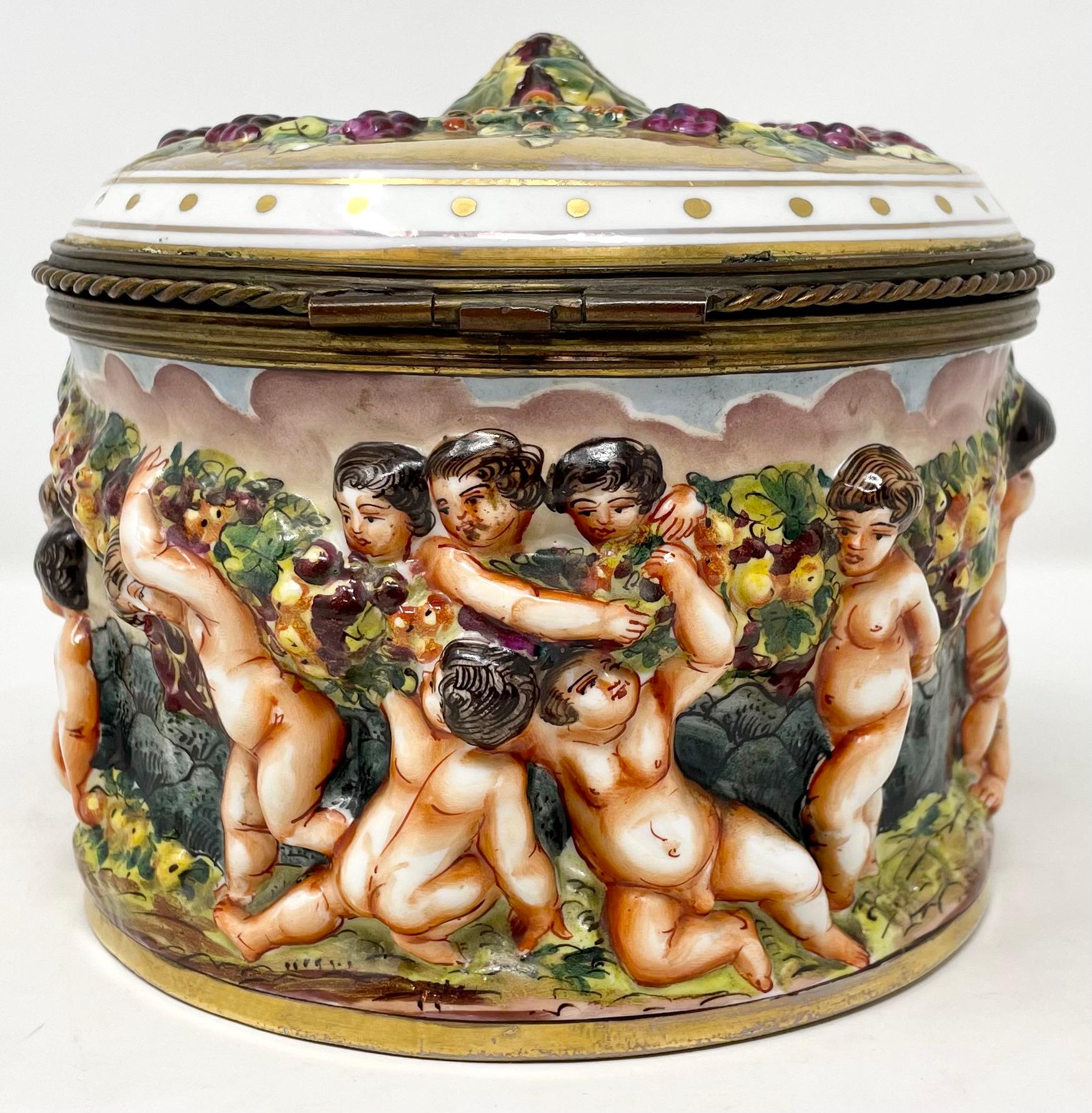Antique Italian Capo di Monte Porcelain Jewel Box with Brass Mounts, Circa 1880 For Sale 1