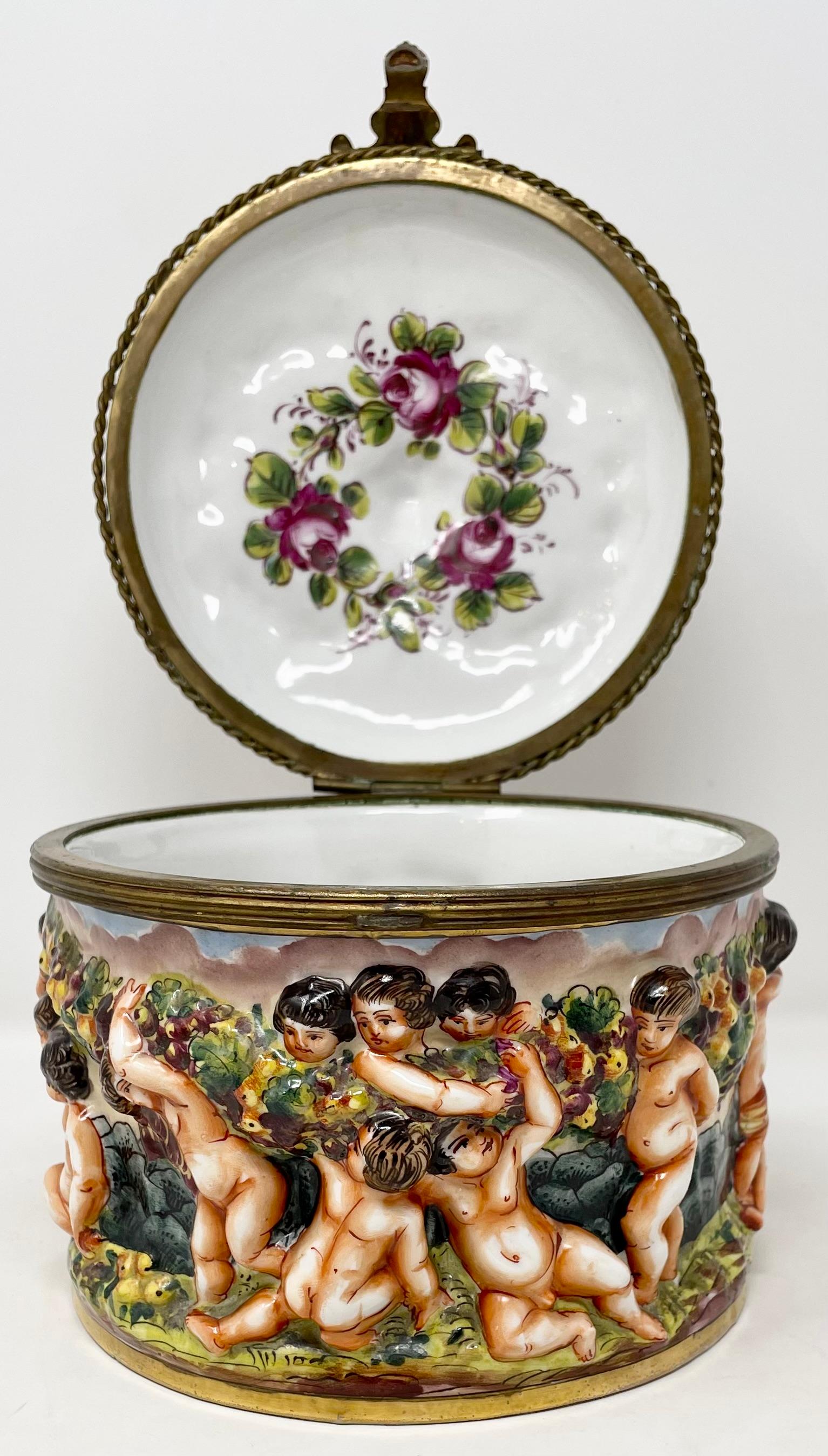 Antique Italian Capo di Monte Porcelain Jewel Box with Brass Mounts, Circa 1880 For Sale 2