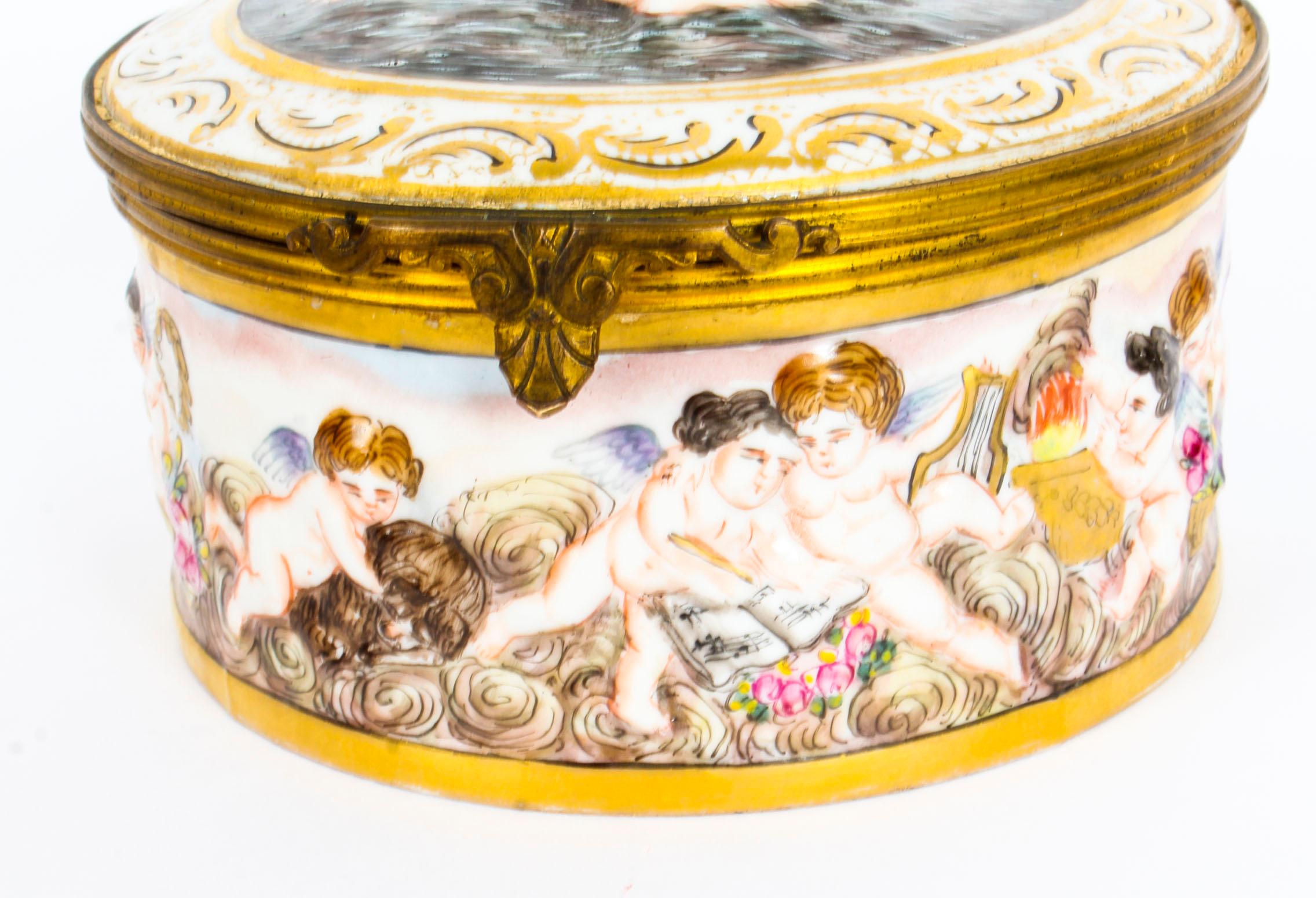 Antique Italian Capodimonte Porcelain Table Casket, 19th Century 3
