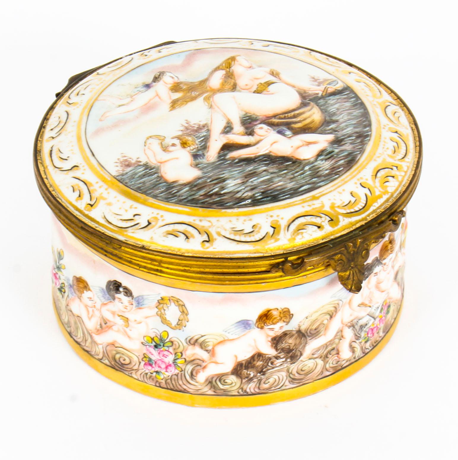 Antique Italian Capodimonte Porcelain Table Casket, 19th Century 4
