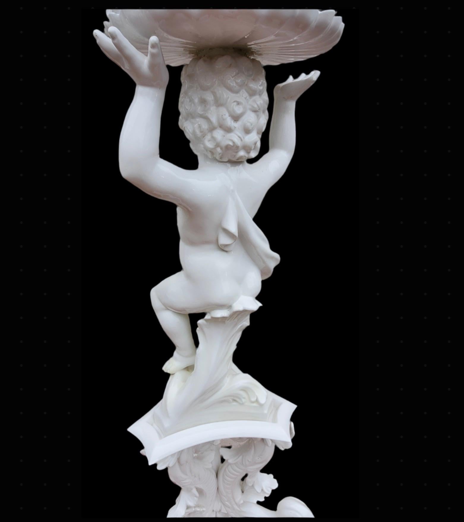 Antica scultura/supporto per piante figurative in stile Cherubino Putti di Capodimonte in vendita 5