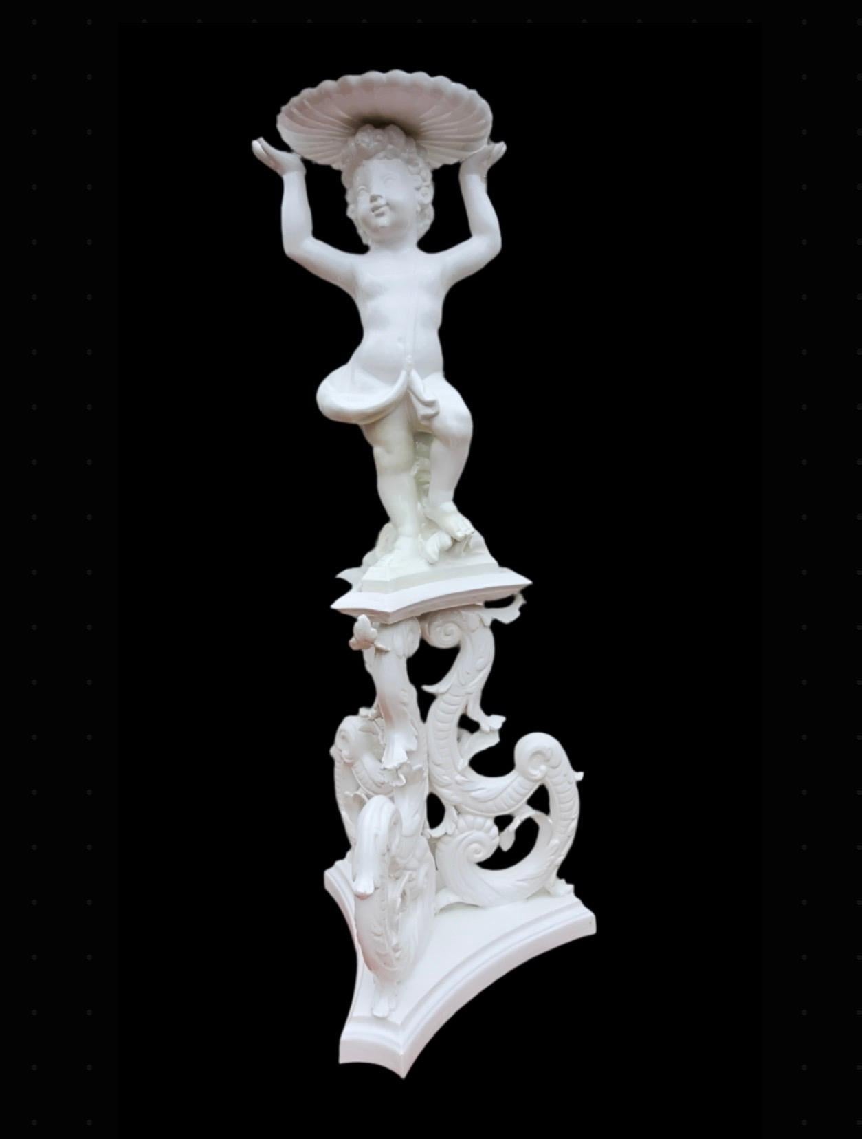 Antica scultura/supporto per piante figurative in stile Cherubino Putti di Capodimonte in vendita 1