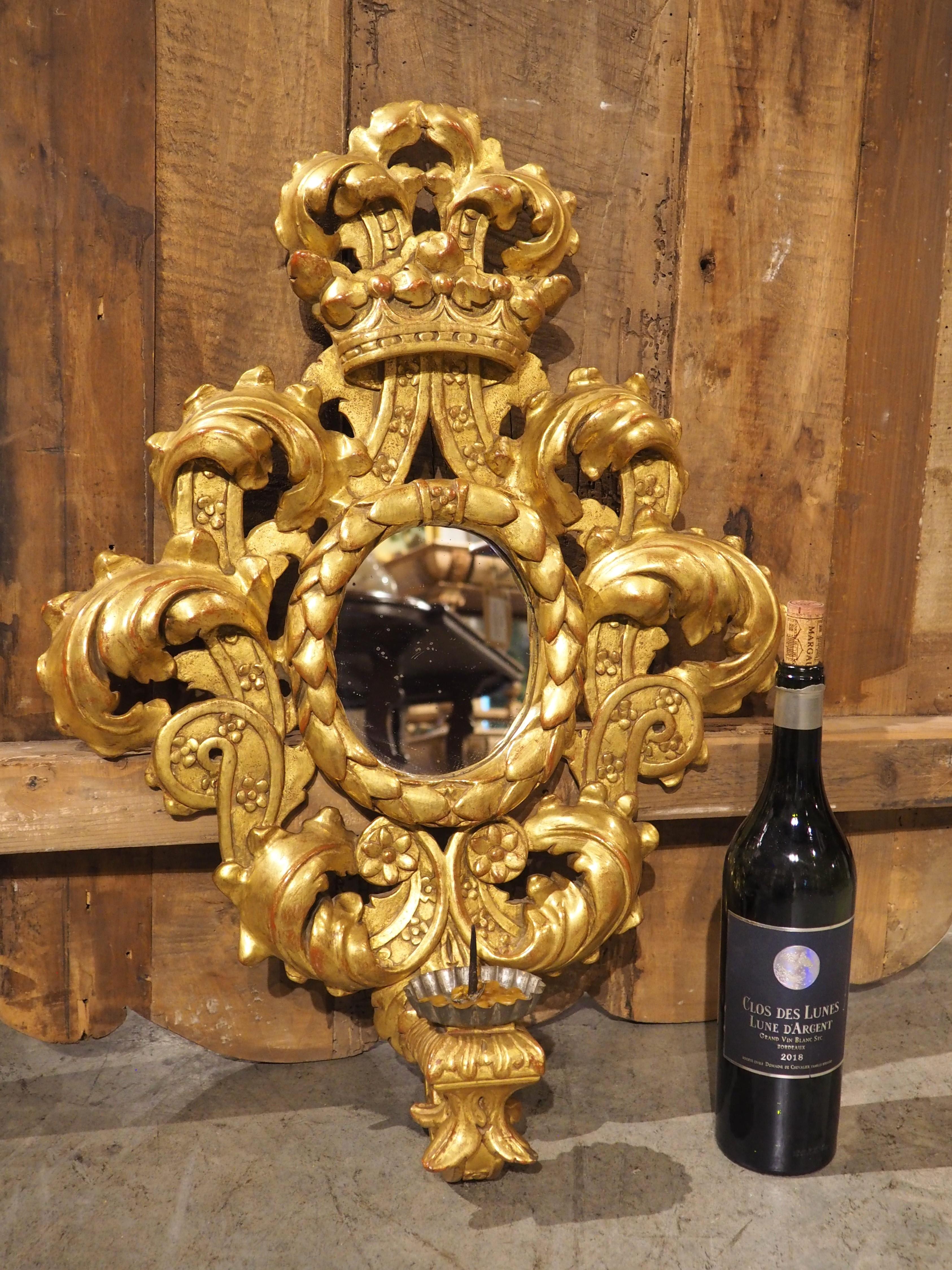 Ancienne applique murale italienne sculptée et dorée ovale miroirée, 19e siècle en vente 5