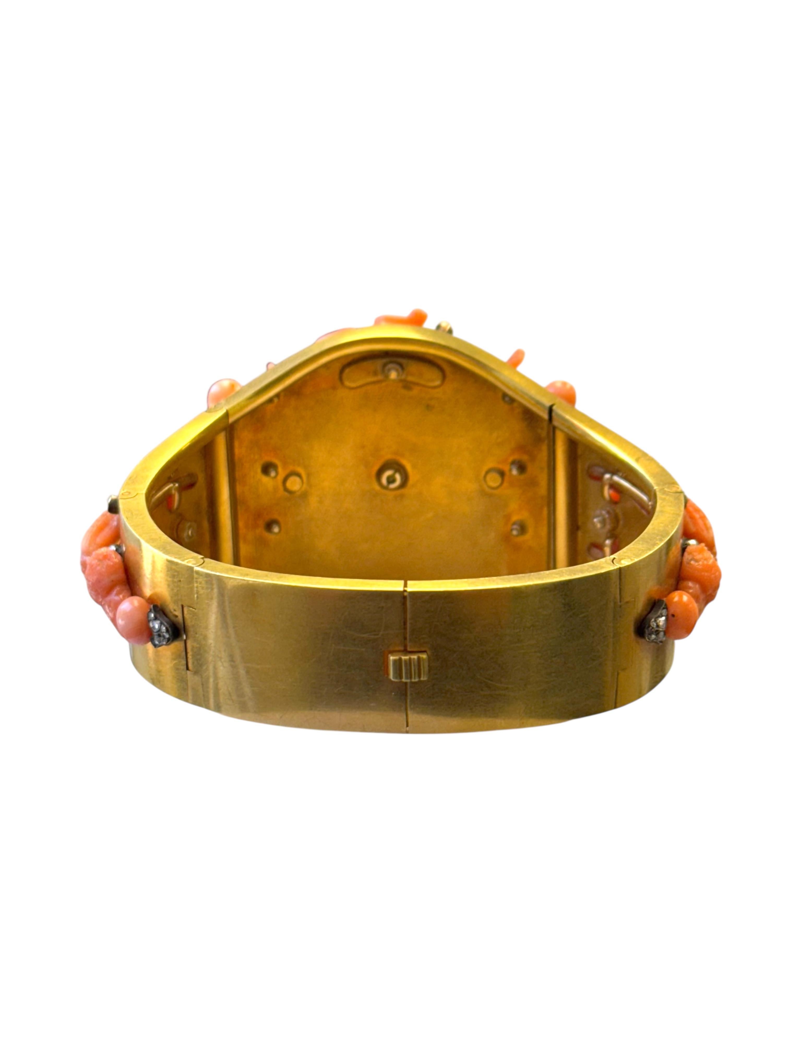 Antique Italian Carved Coral and Gold Bracelet with Hunting Dog Motif For Sale 1