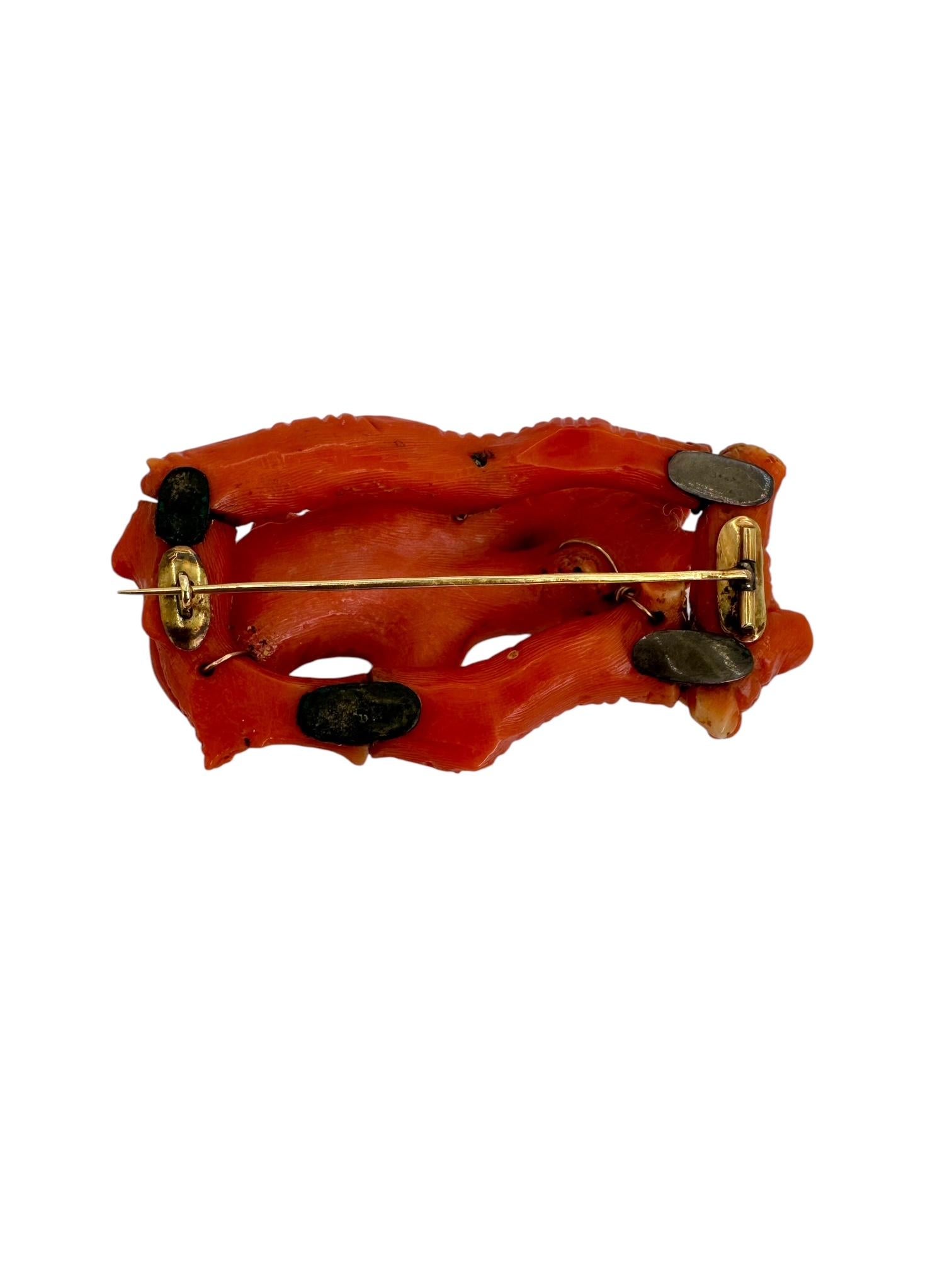 Antiguo broche/alfiler italiano de coral tallado, finales del siglo XVIII-principios del XIX en venta 1