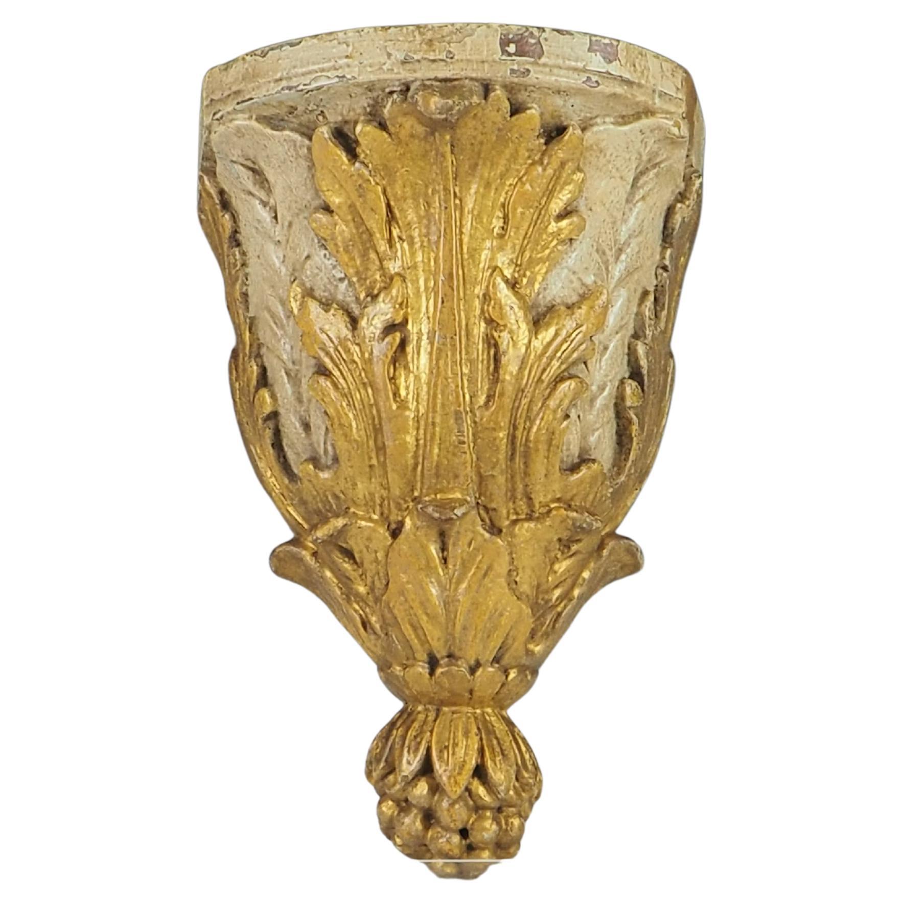 Antiguo Soporte de Pared / Estante Italiano Tallado en Gesso y Dorado
