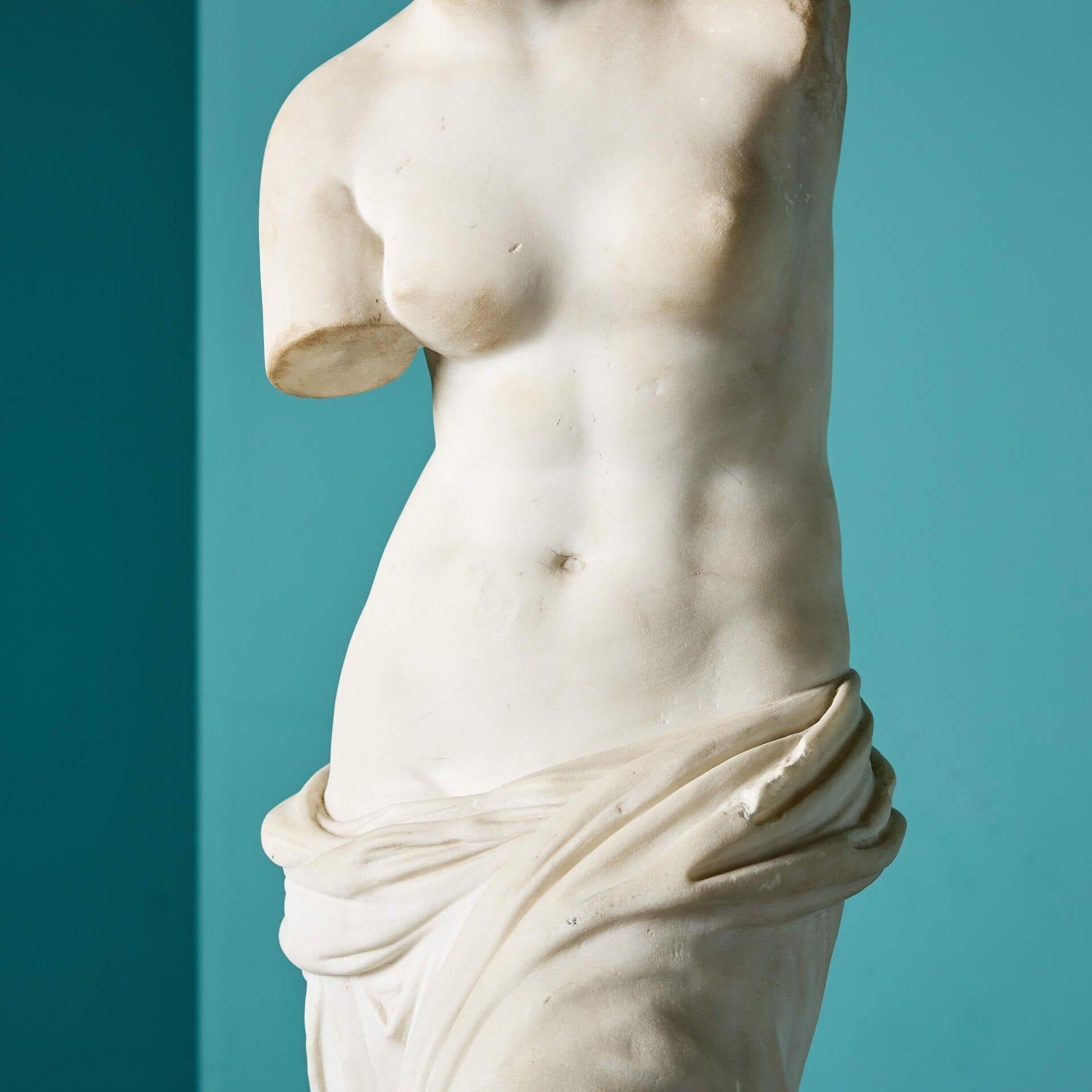 Ancienne sculpture italienne de Vénus de Milo État moyen - En vente à Wormelow, Herefordshire