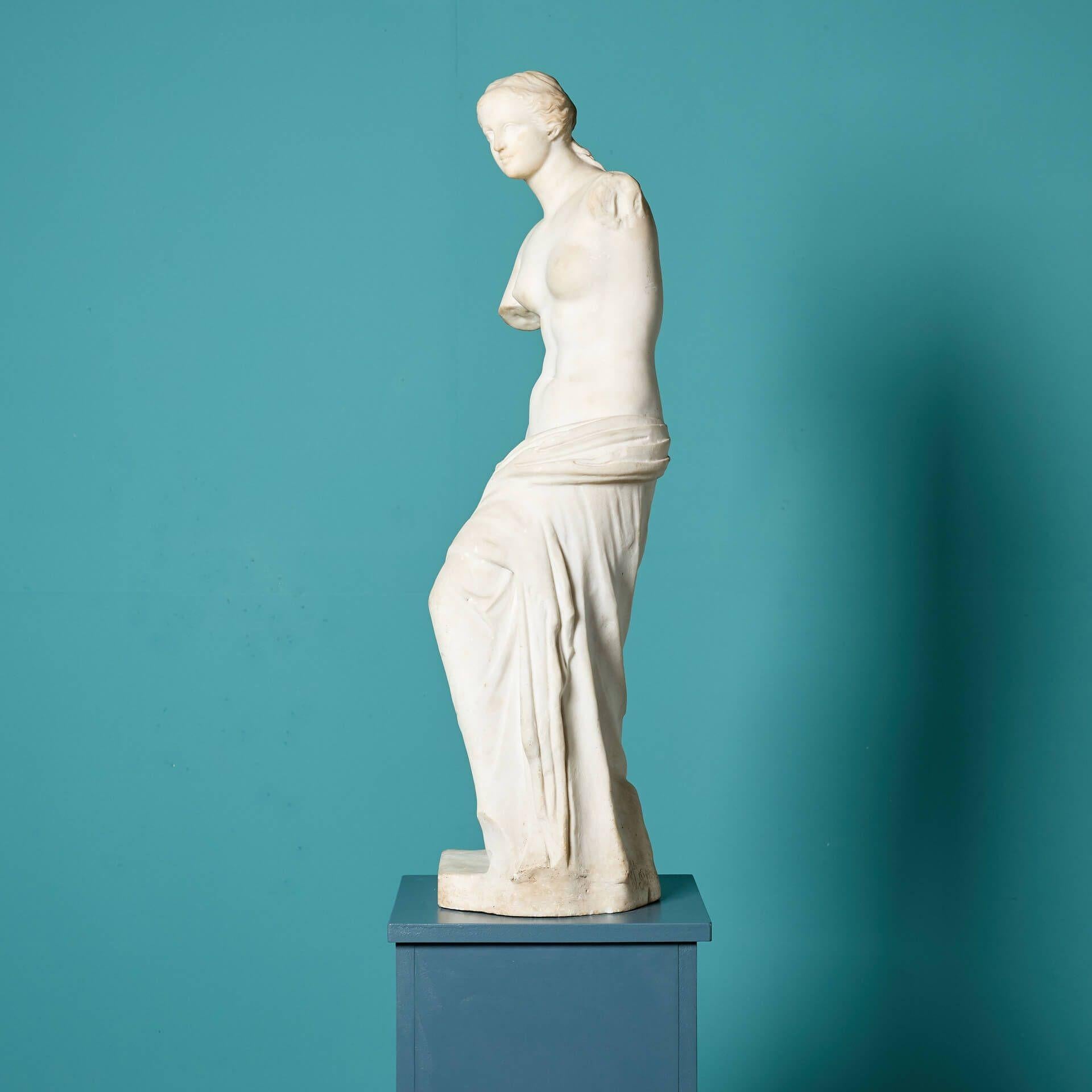 Ancienne sculpture italienne de Vénus de Milo en vente 3