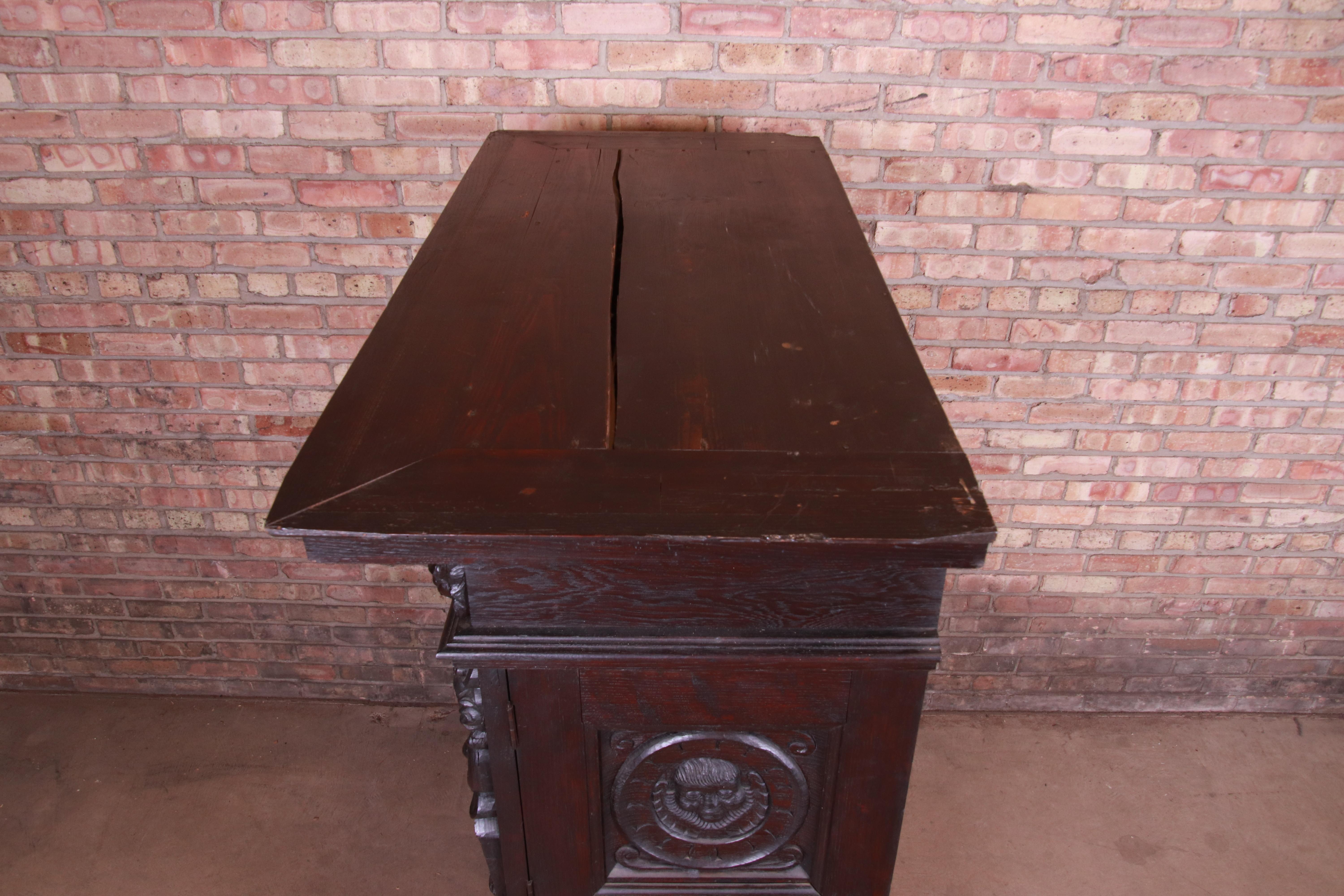 Antique Italian Carved Oak Renaissance Revival Bar Cabinet, circa 1880s 10