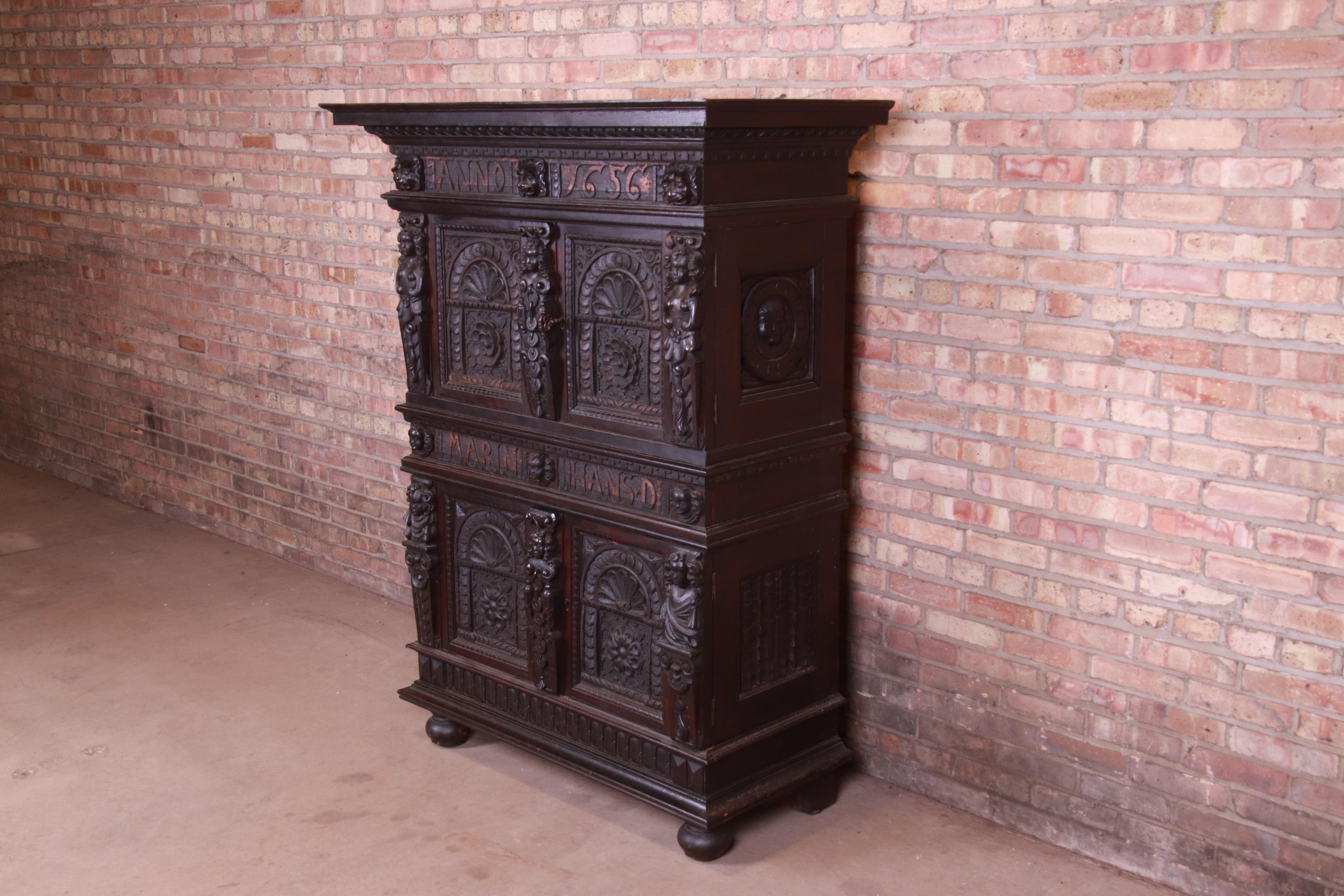 Antique Italian Carved Oak Renaissance Revival Bar Cabinet, circa 1880s In Good Condition In South Bend, IN