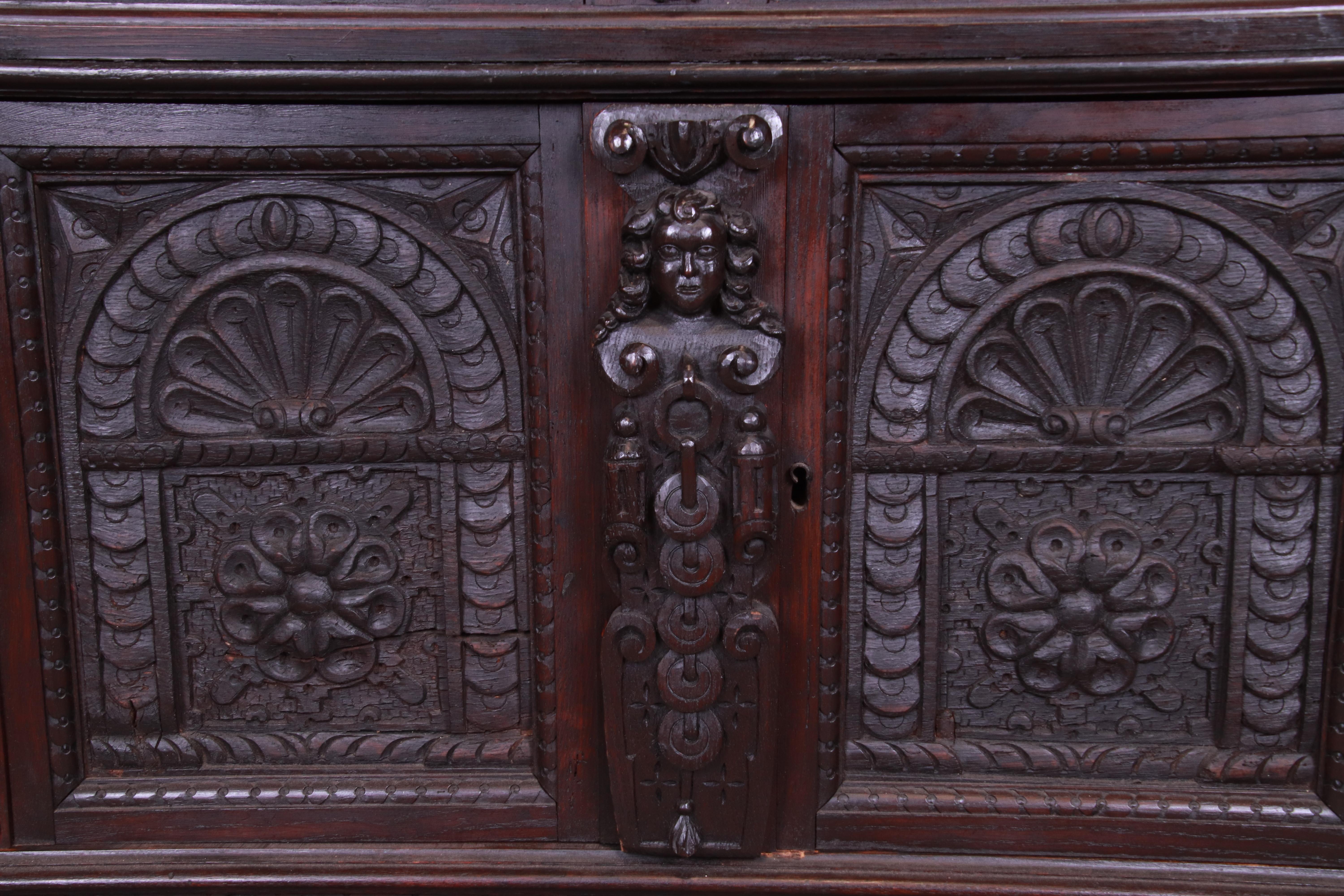 Antique Italian Carved Oak Renaissance Revival Bar Cabinet, circa 1880s 2