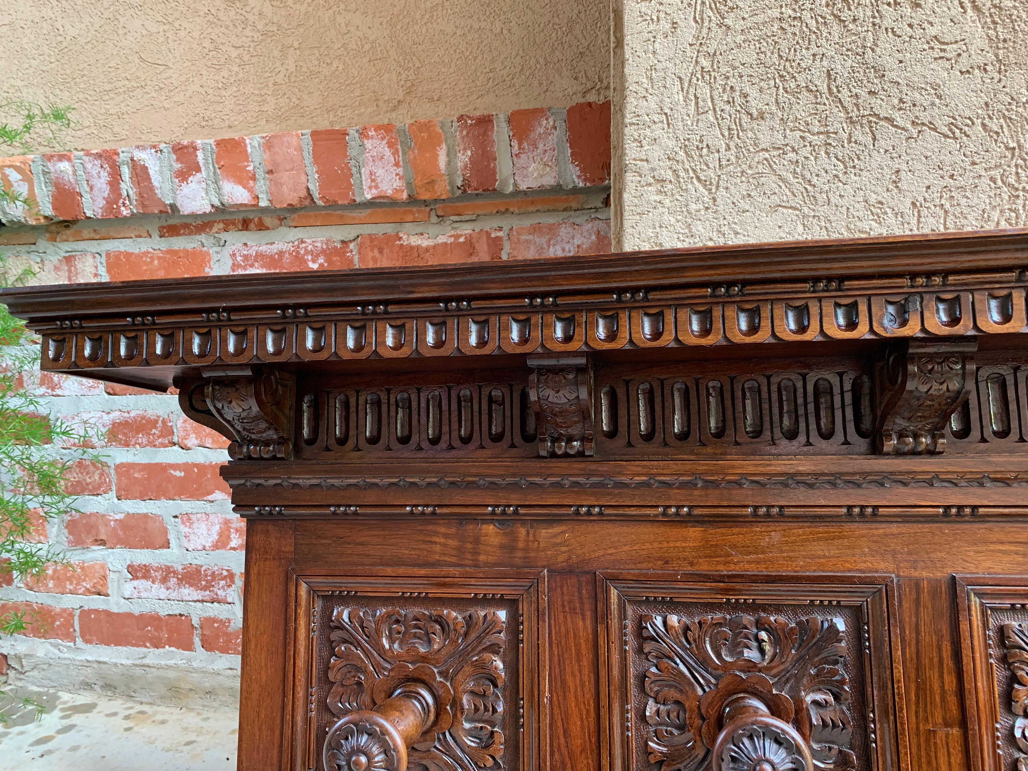 Antique Italian Carved Oak Renaissance Revival Wall Hanging Shelf Coat Hat Rack  1