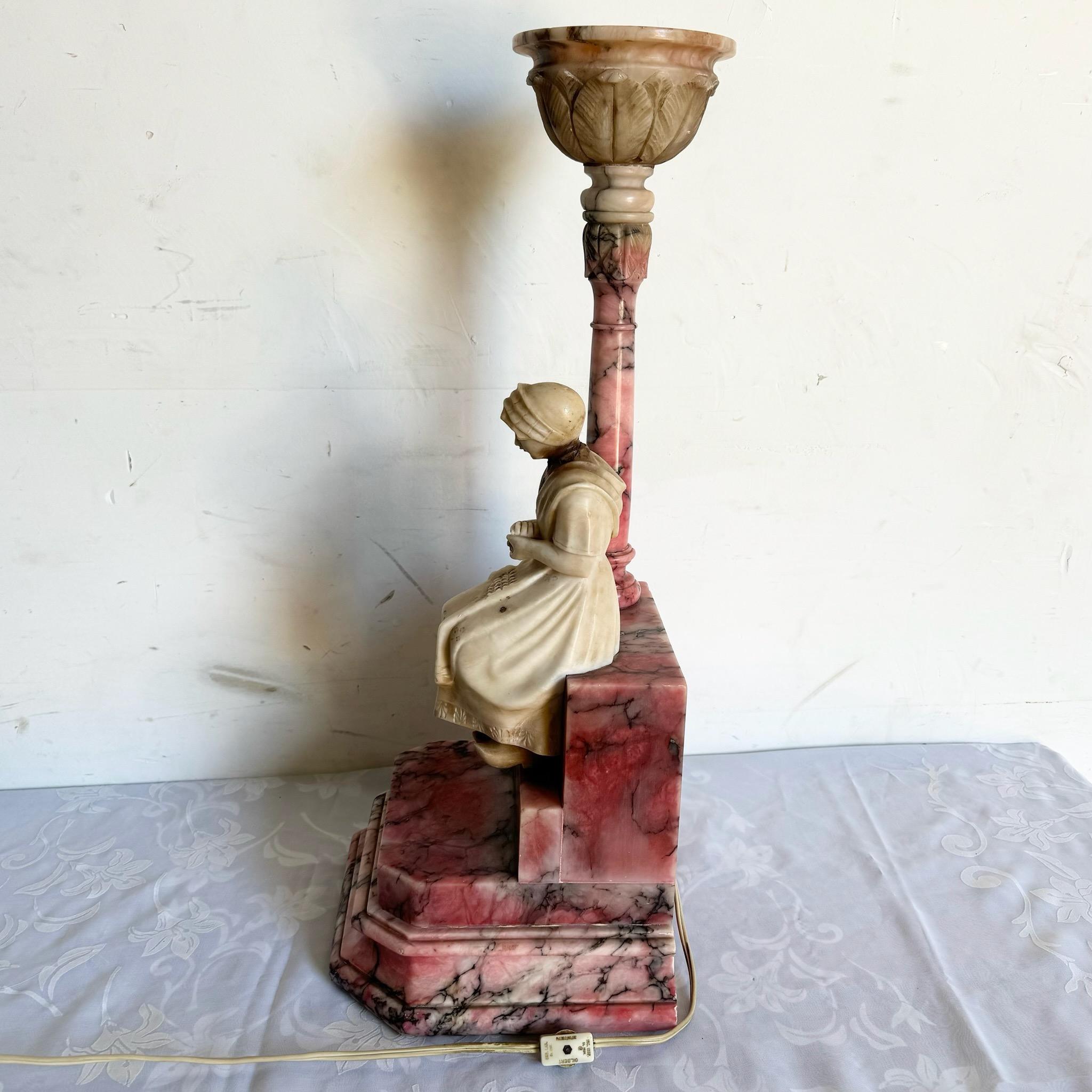 Lampe de table italienne ancienne sculptée en albâtre rose et blanc et en marbre en vente 5
