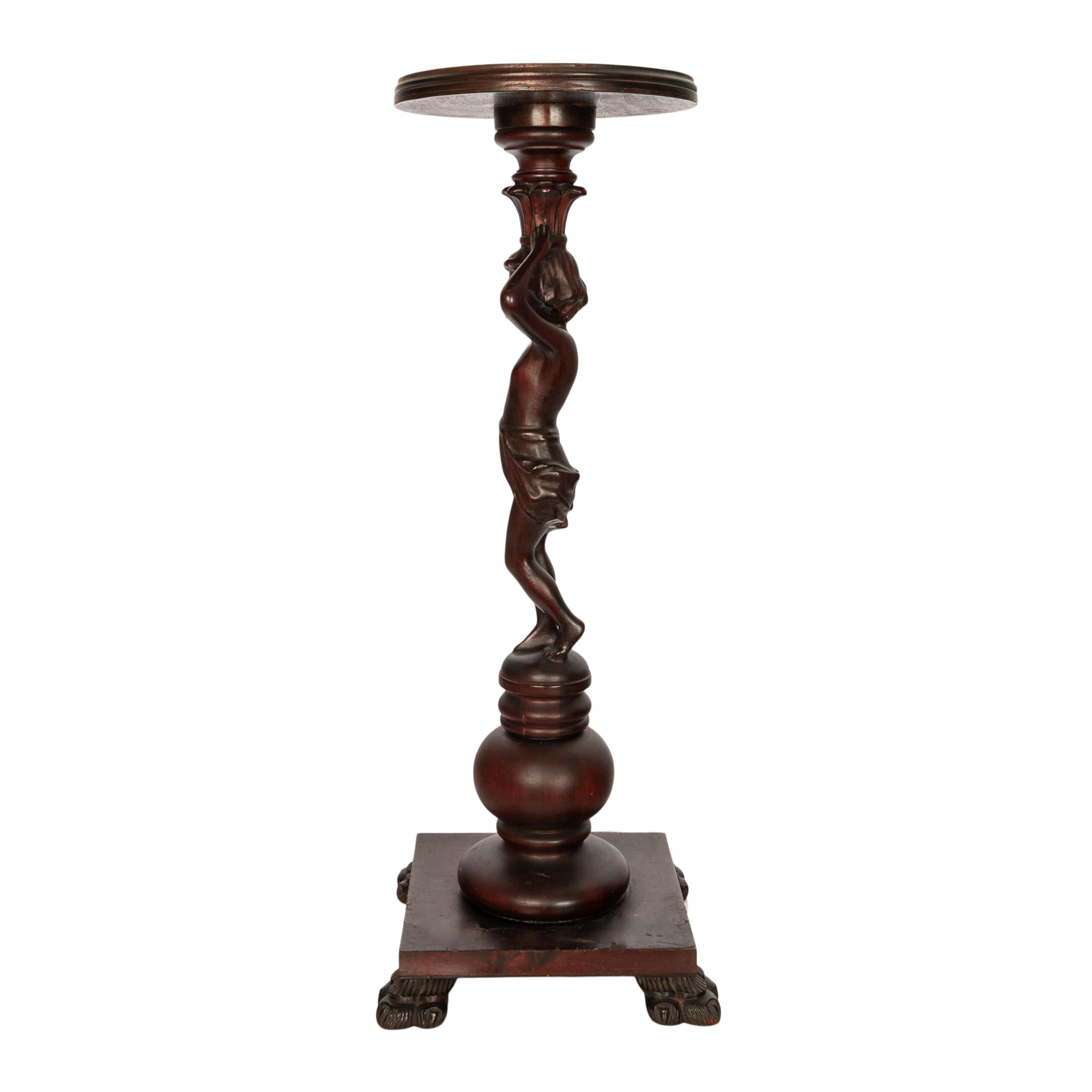 Néoclassique Antiquité italienne en noyer sculpté Statue Pedestal Wine Candle Lamp Stand Table 1900 en vente