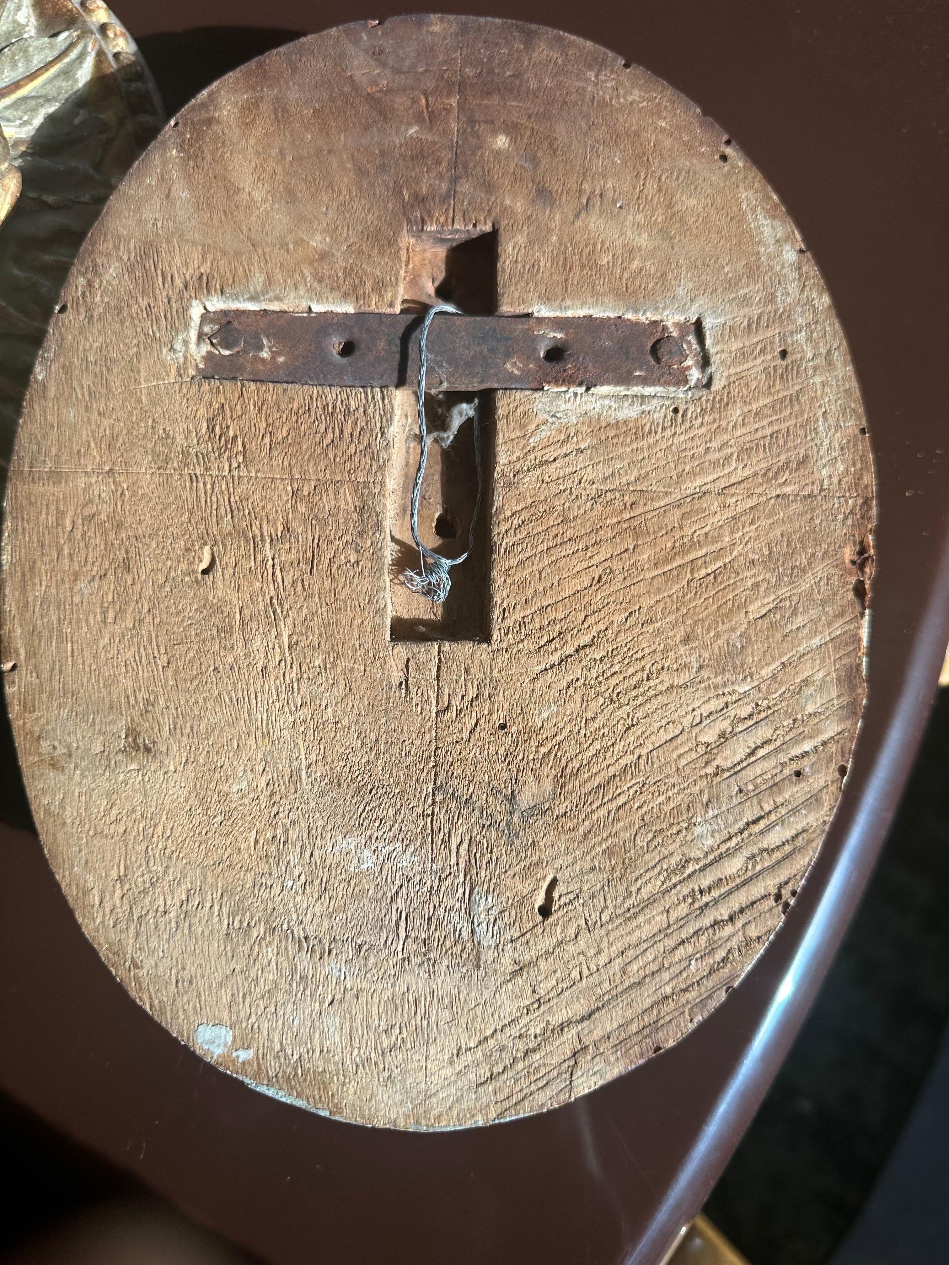 Antike italienische geschnitzte Holzkerzenleuchter-Wandleuchter, Paar, figurativ, Gold im Angebot 4