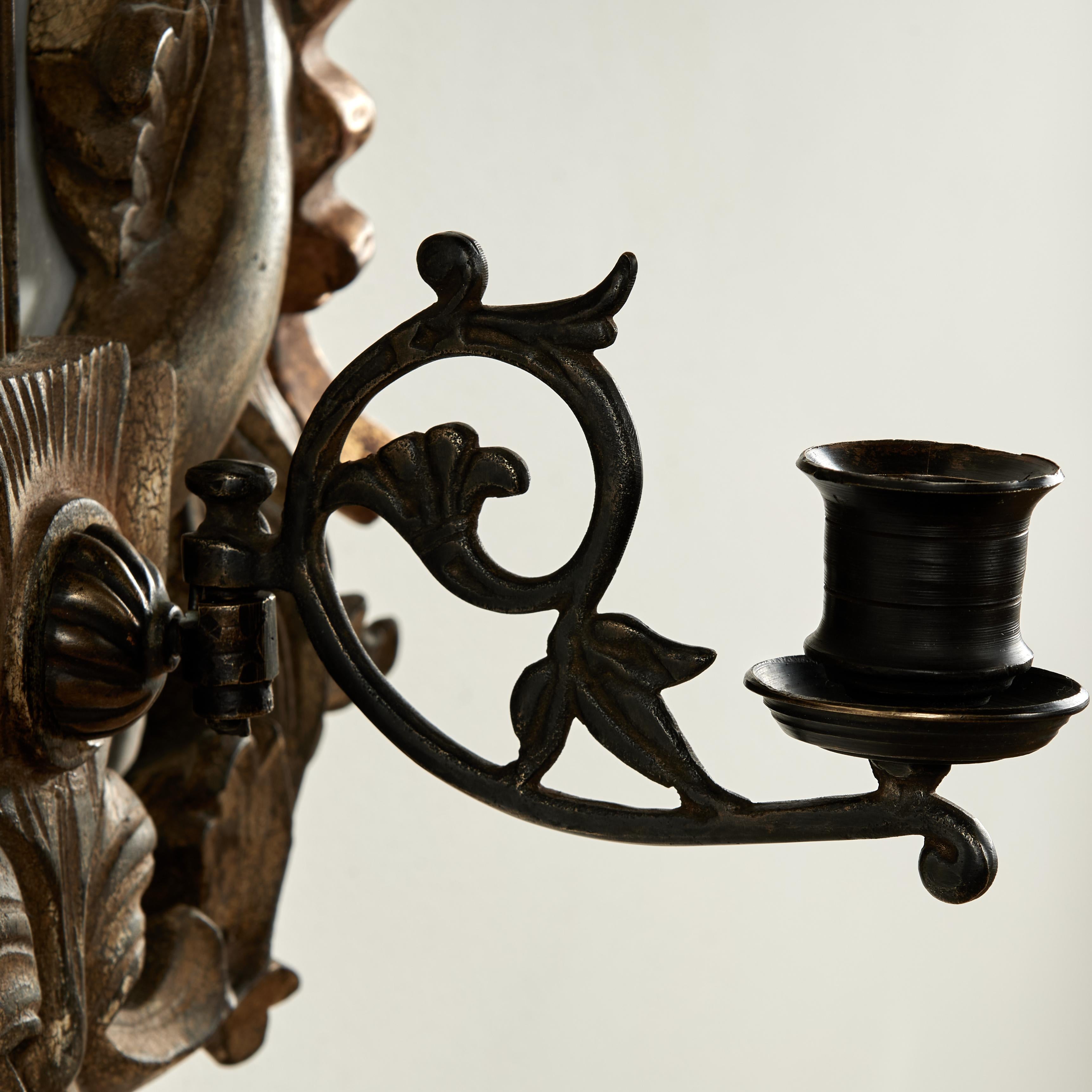 Anciennes appliques murales italiennes en bois sculpté à la lyre et au ruban doré en vente 5