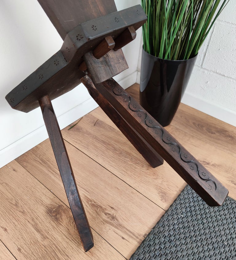 Antique Italian Carved Wood Round Tripod Chair For Sale at 1stDibs