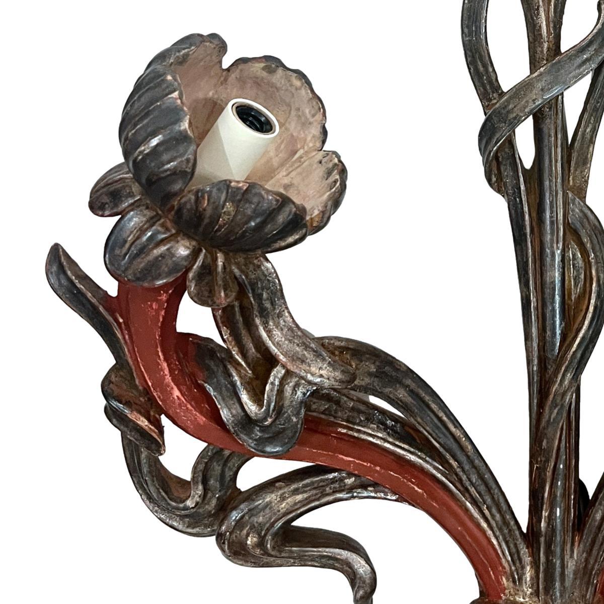 Antiche lampade italiane intagliate in Wood In condizioni buone in vendita a New York, NY