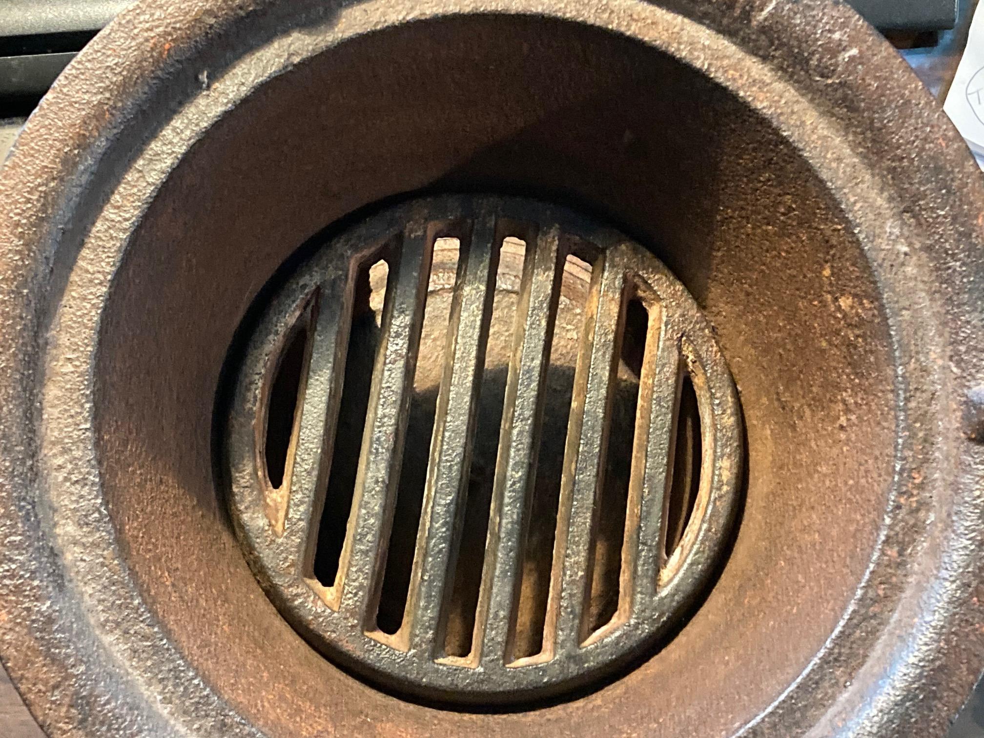 Antique Italian Cast Iron Cooking Grill In Good Condition In Point Richmond, CA