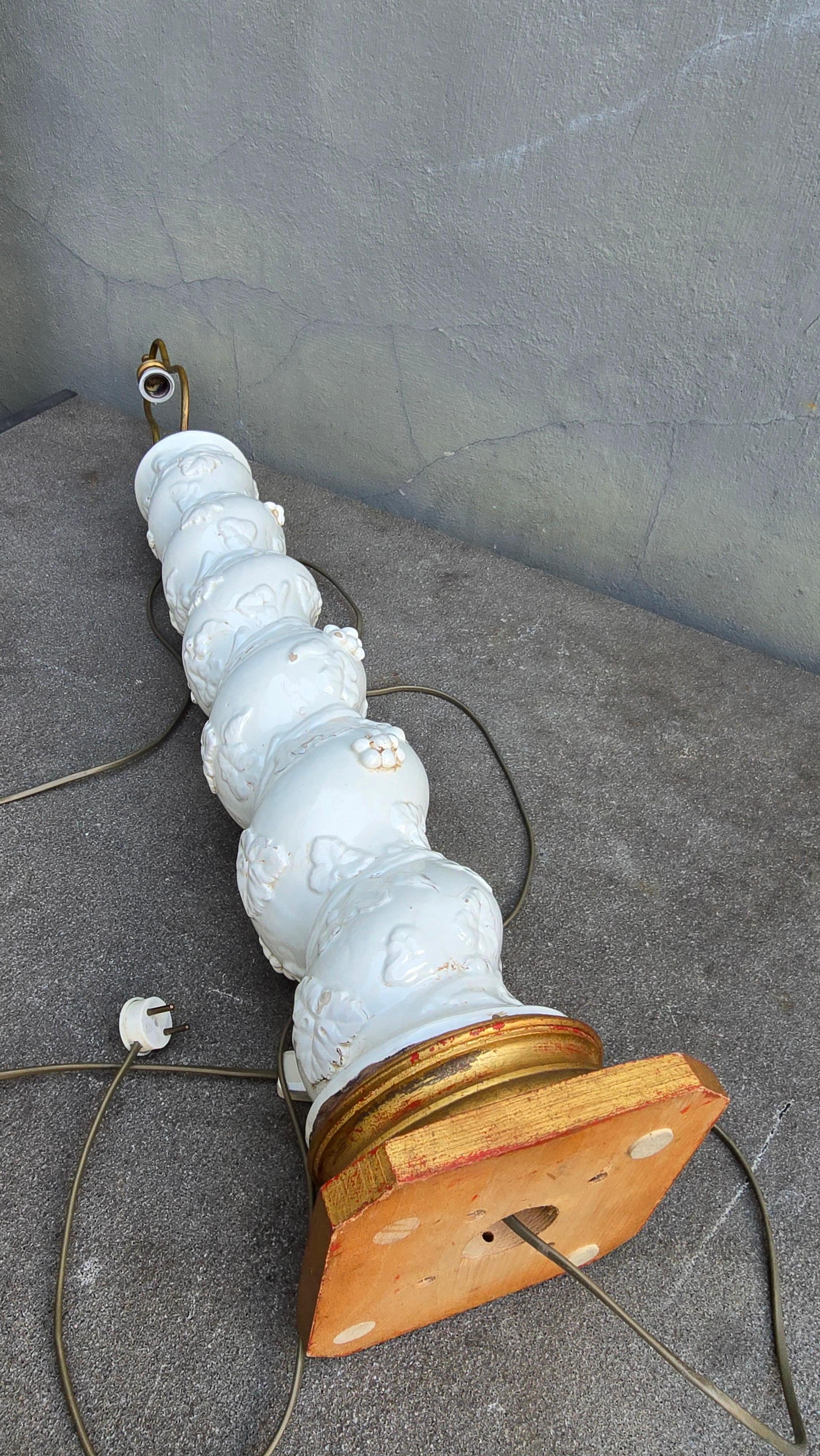 Antique Italian Ceramic Lamp Base in Rococo Revival Style en venta 4