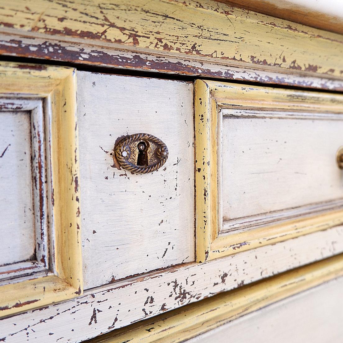 XIX secolo Antica cassettiera italiana con piano in marmo in vendita