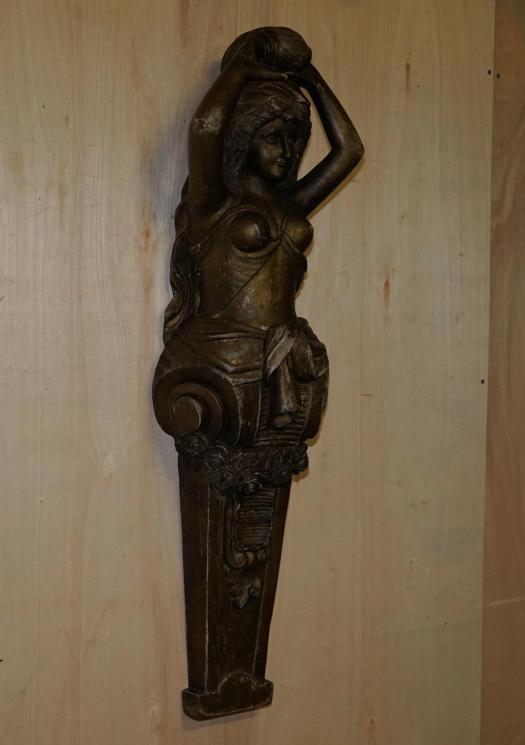 ANTIQUE STATUE D'HERME ITALIENNE CiRCA 1880 CARYATIDE EN BOIS D'OR, Taillée à la main. en vente 10