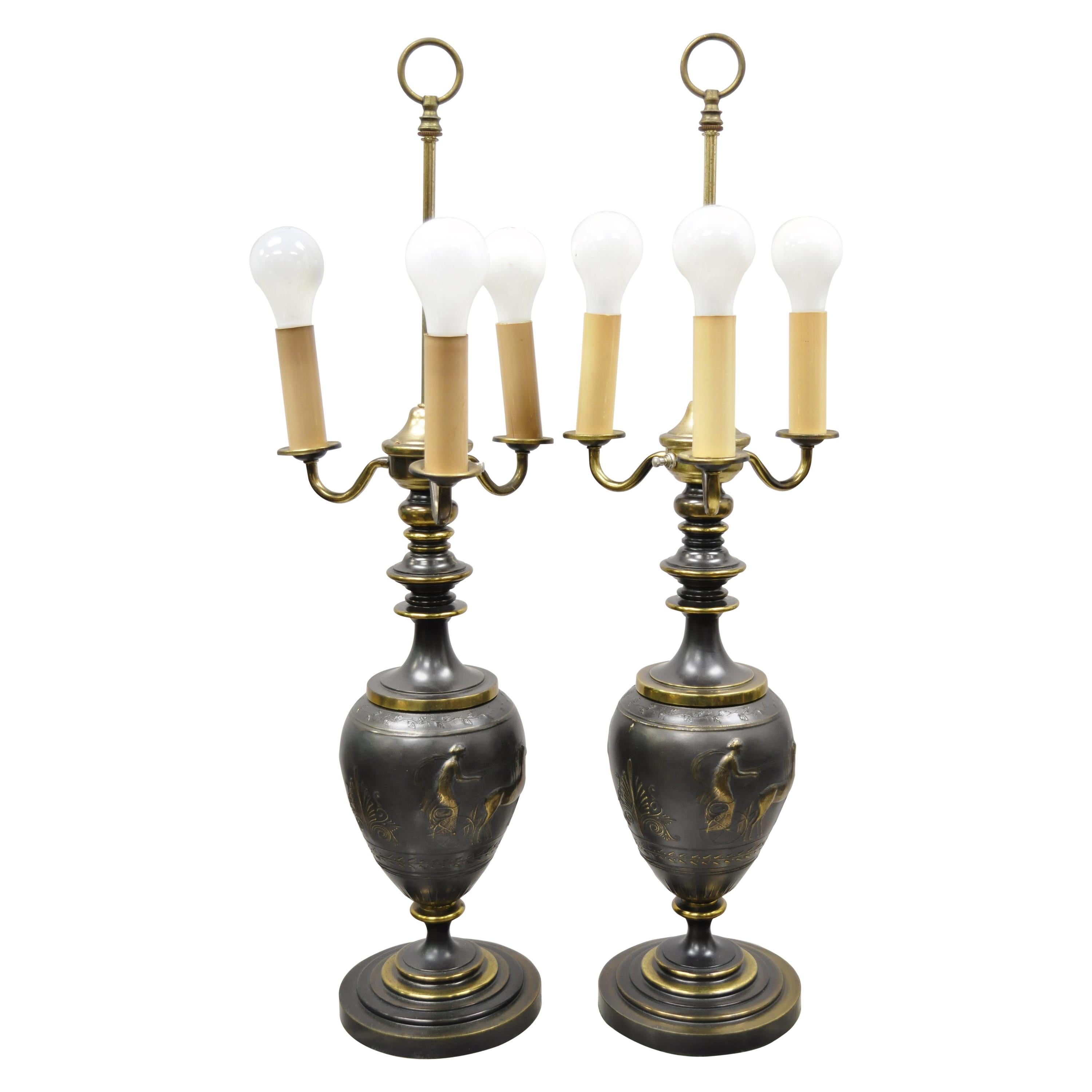 Paire de lampes de bureau italiennes anciennes figuratives bulbeuses en métal, finition bronze classique italienne en vente