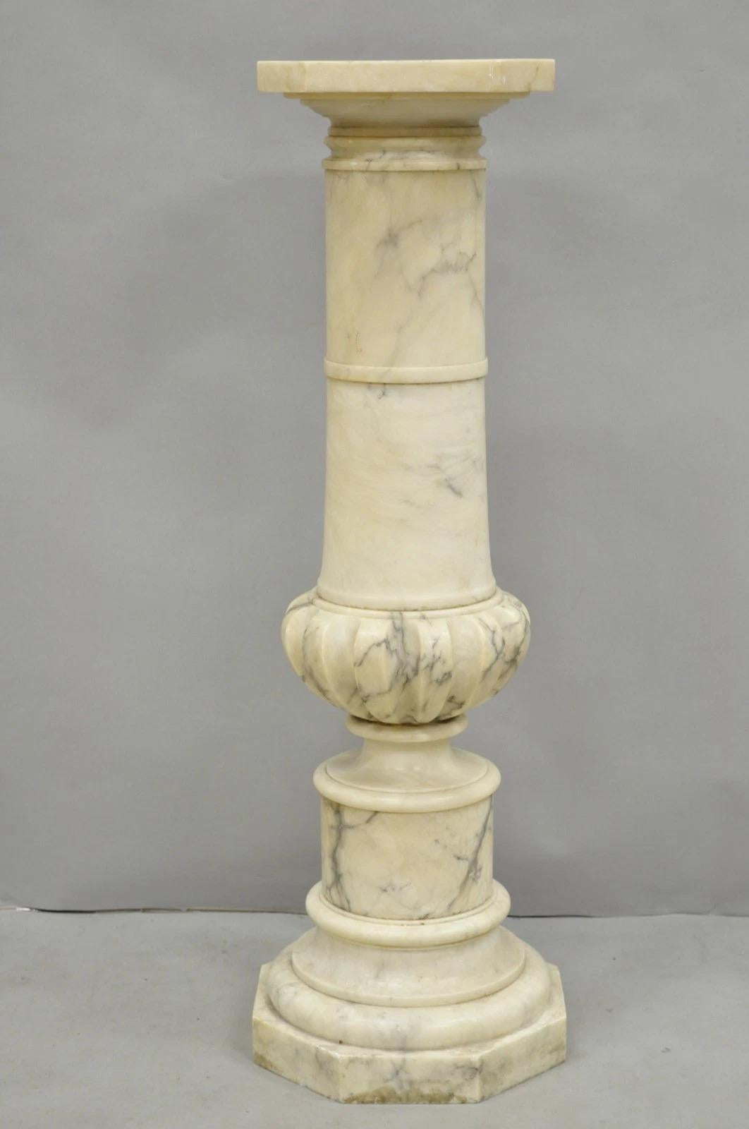 Antike italienische klassische geschnitzte Marmorsäule Empire Pedestal Büste Stand im Angebot 7
