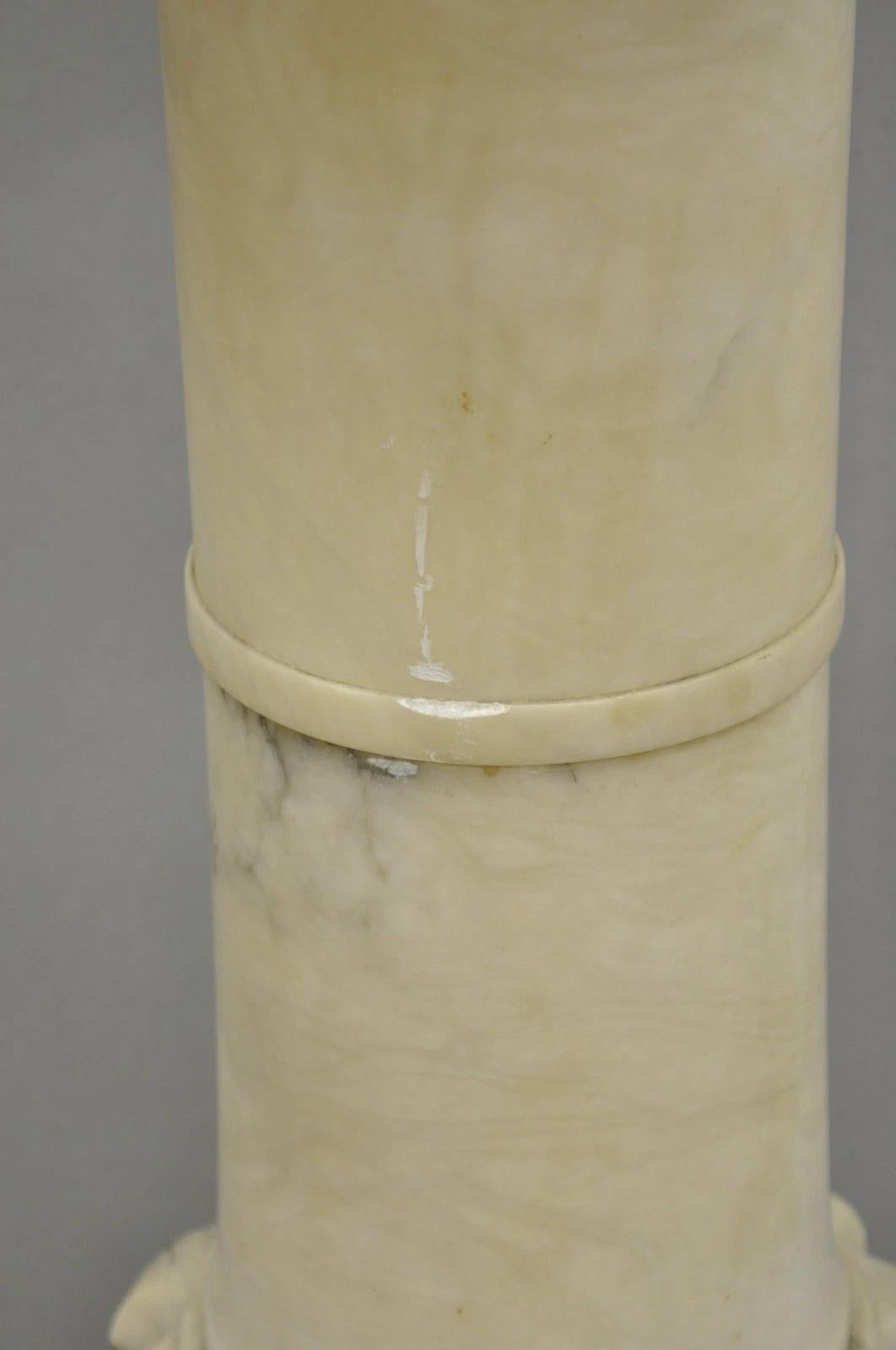 Antike italienische klassische geschnitzte Marmorsäule Empire Pedestal Büste Stand im Angebot 4