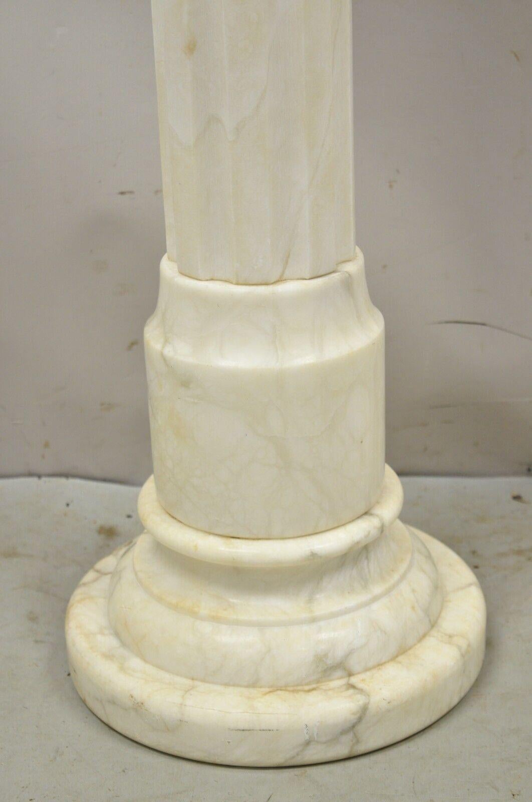 Antique Italian Classical Style White Marble Column Round Pedestal Plant Stand In Good Condition For Sale In Philadelphia, PA