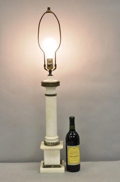 Antike italienische klassische weiße geschnitzte Marmor Empire Säule Tischlampe