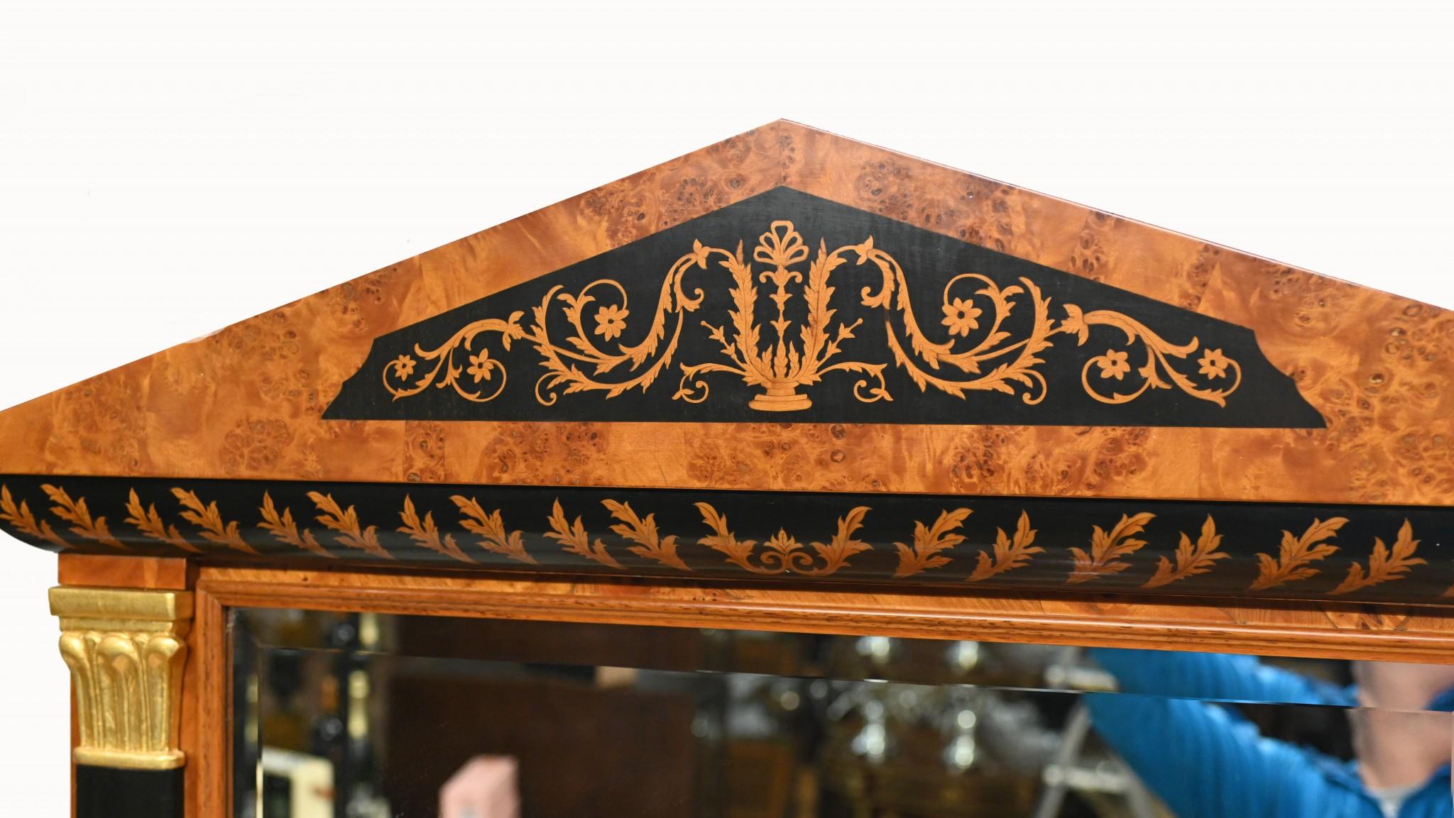 Table console italienne ancienne et miroir incrusté d'ébène de bois de satin en vente 5