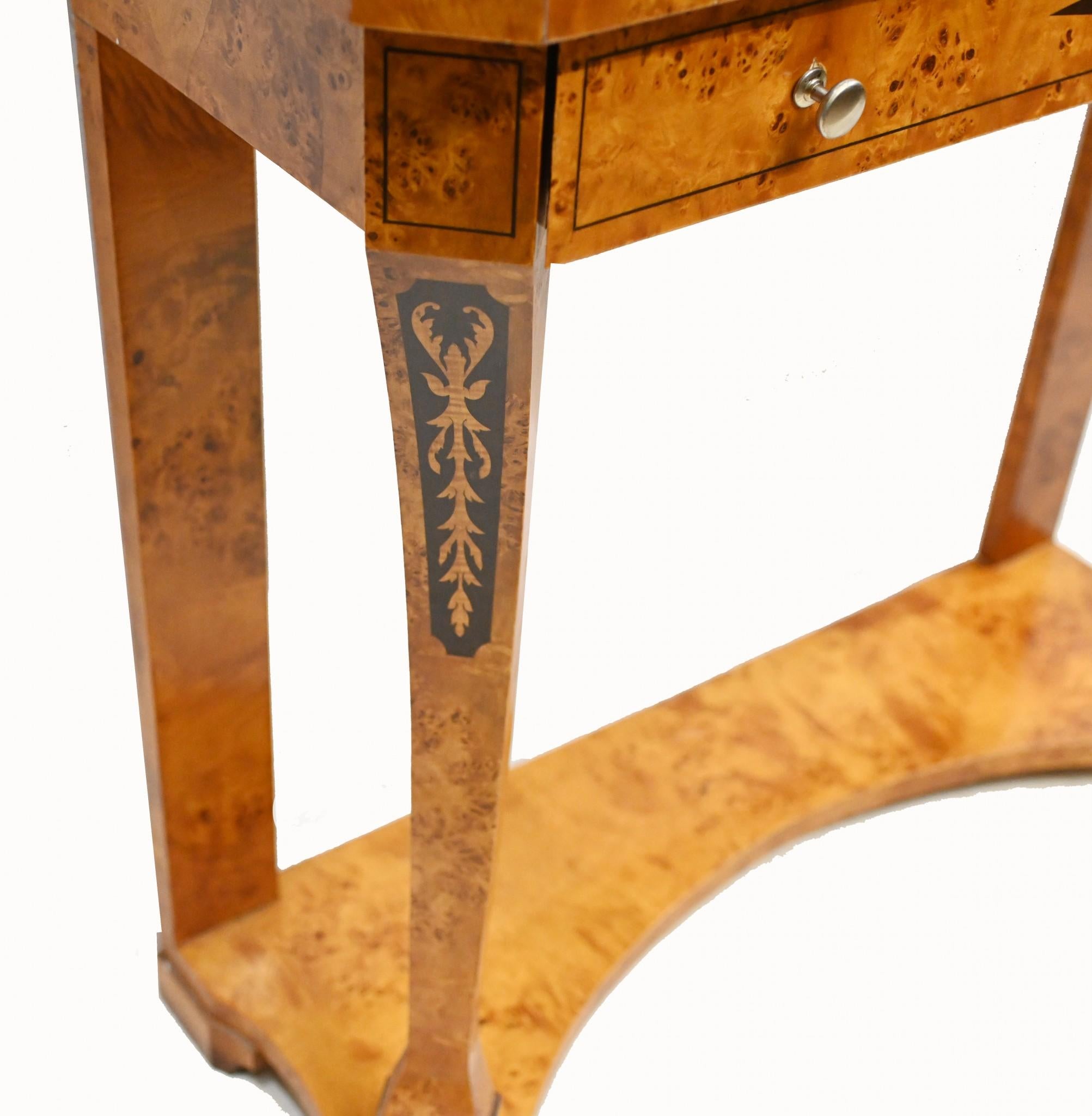 Table console italienne ancienne et miroir incrusté d'ébène de bois de satin en vente 6