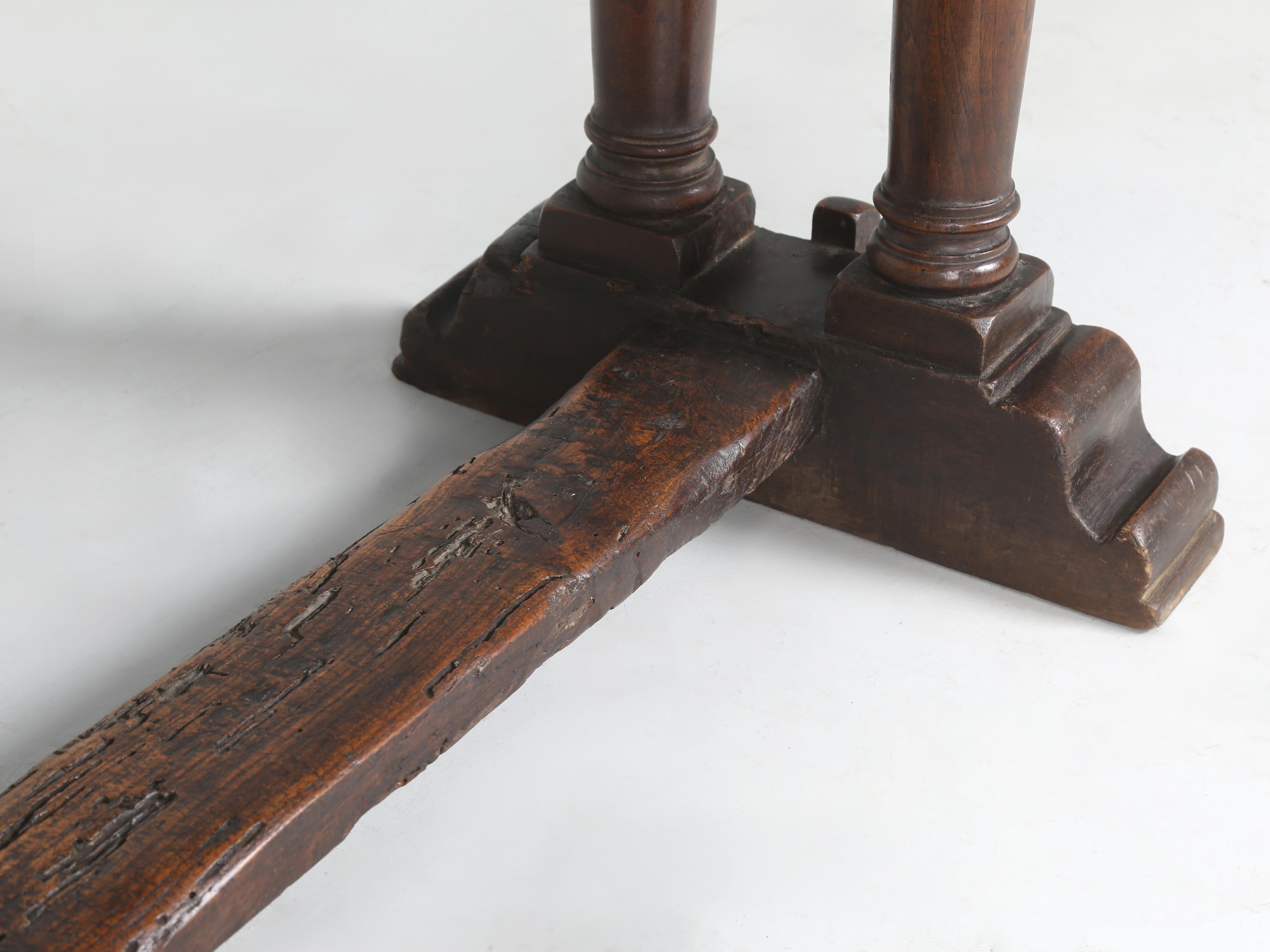 Ancienne table console ou table d'entrée italienne très patinée, datant du milieu des années 1700 en vente 7