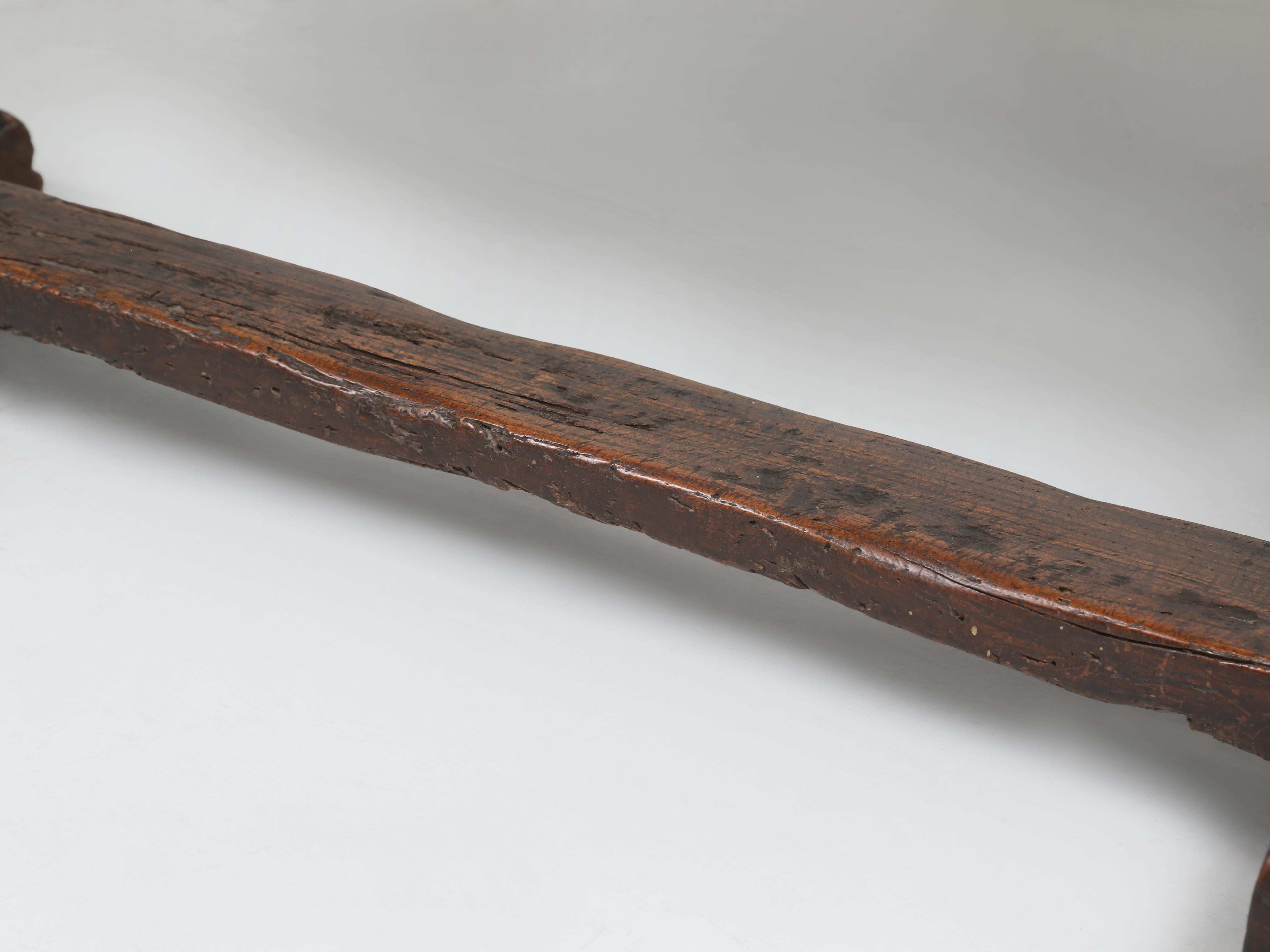 Ancienne table console ou table d'entrée italienne très patinée, datant du milieu des années 1700 en vente 8